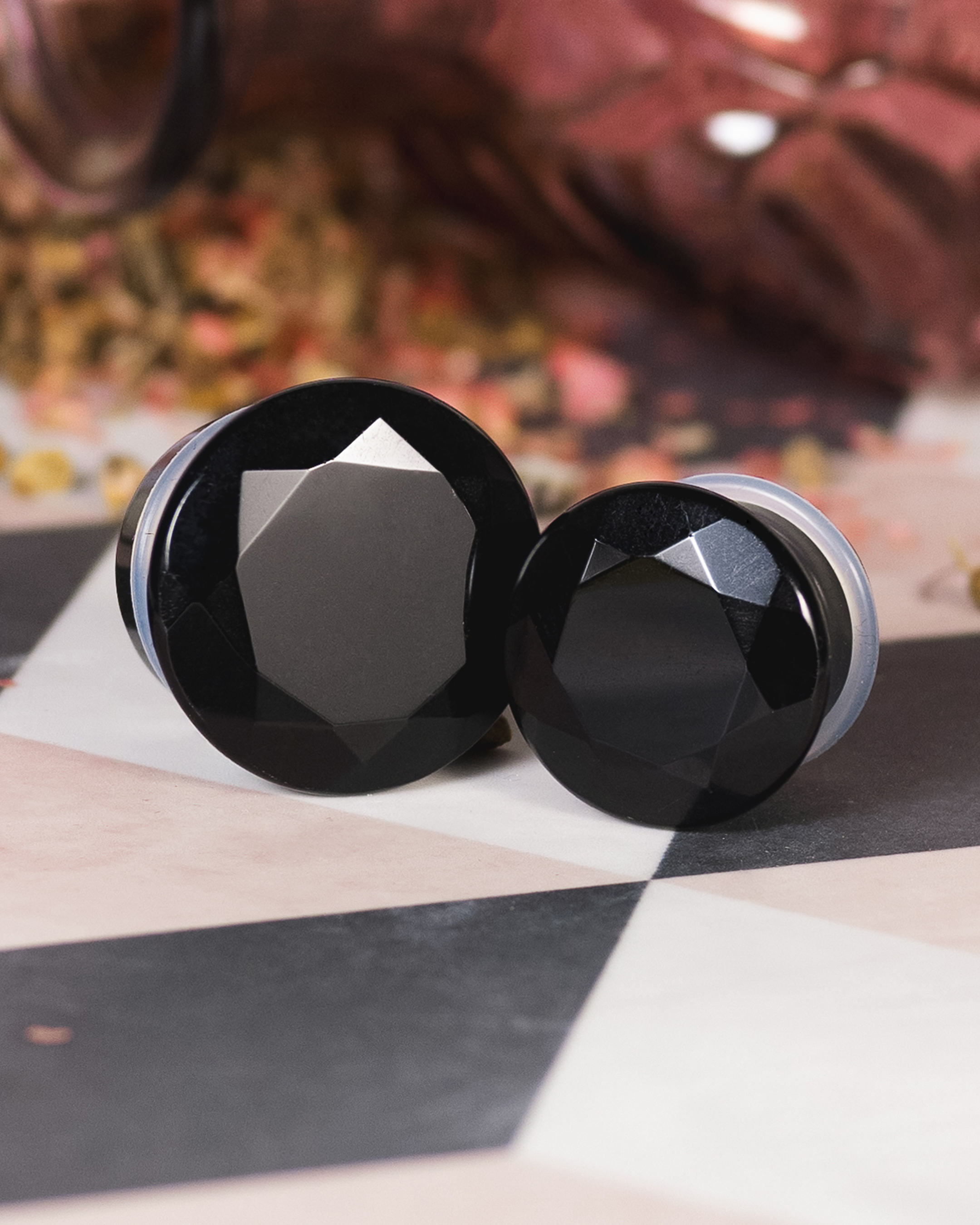 Custom Plugs - Comfy Black Faceted Single Flare Glass Plug - Lifestyle 1 Black Faceted Obsidian Single Flare Glass Plug / Gauge