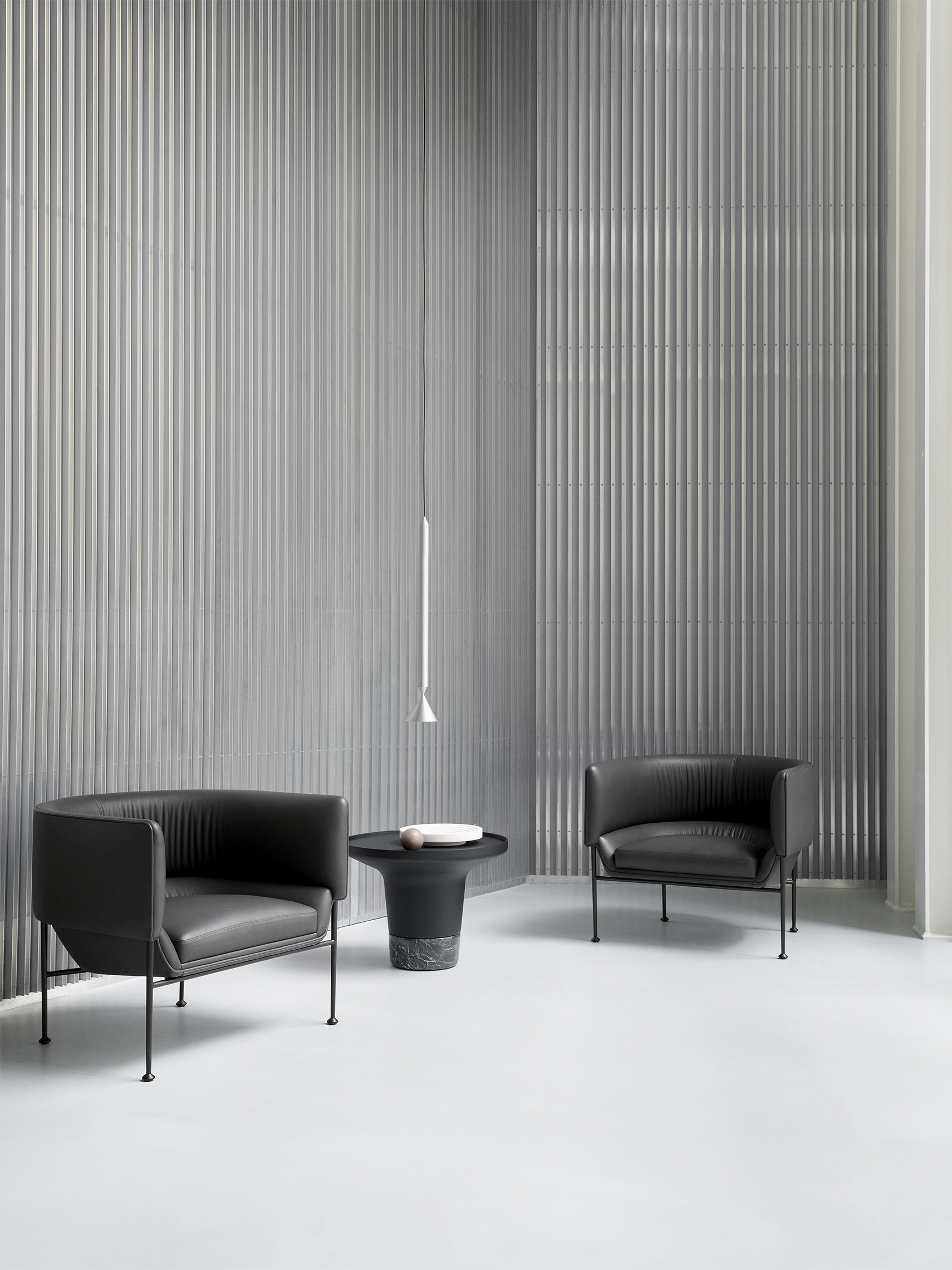 Collar Medium Lounge Chair