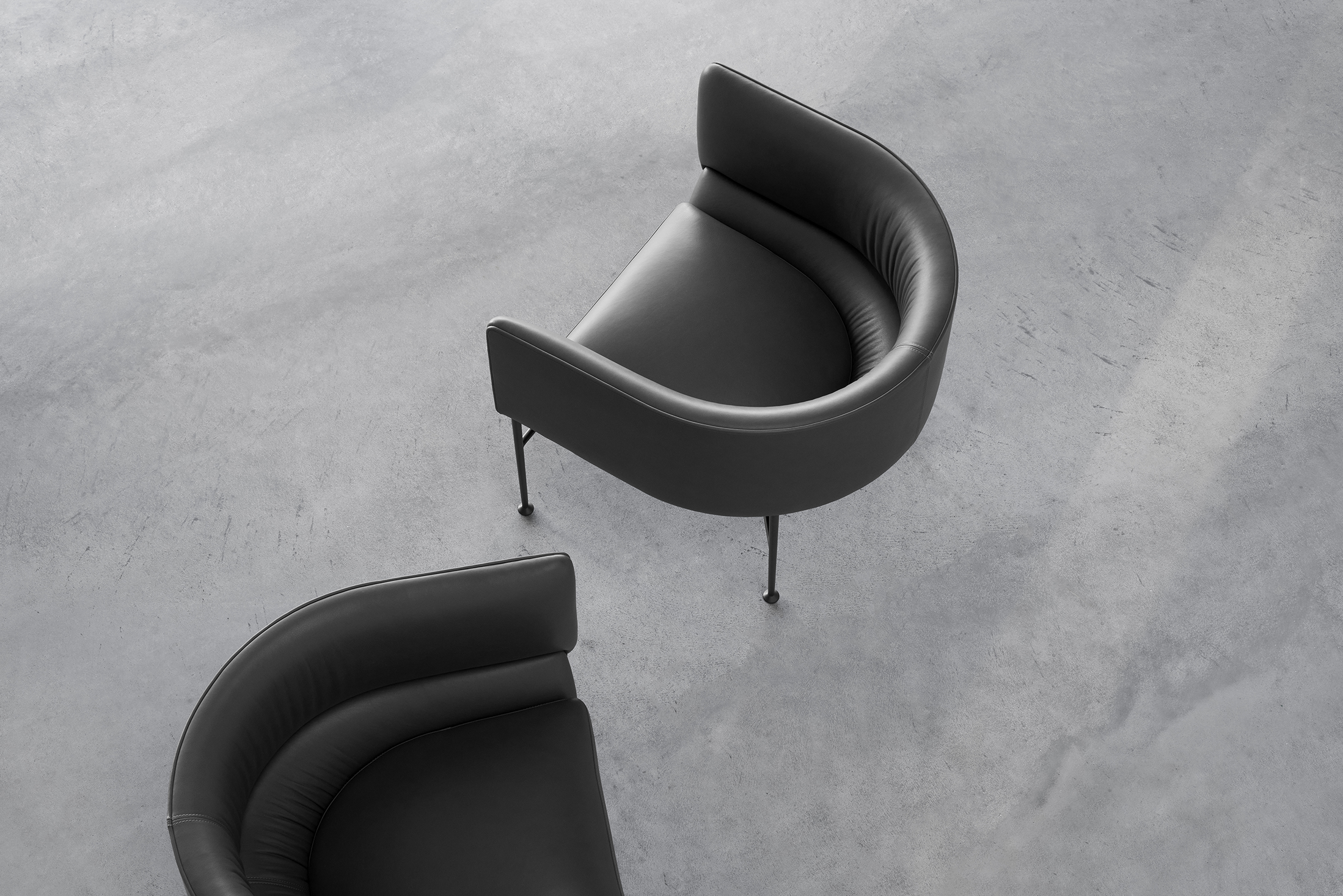 Collar Medium Lounge Chair