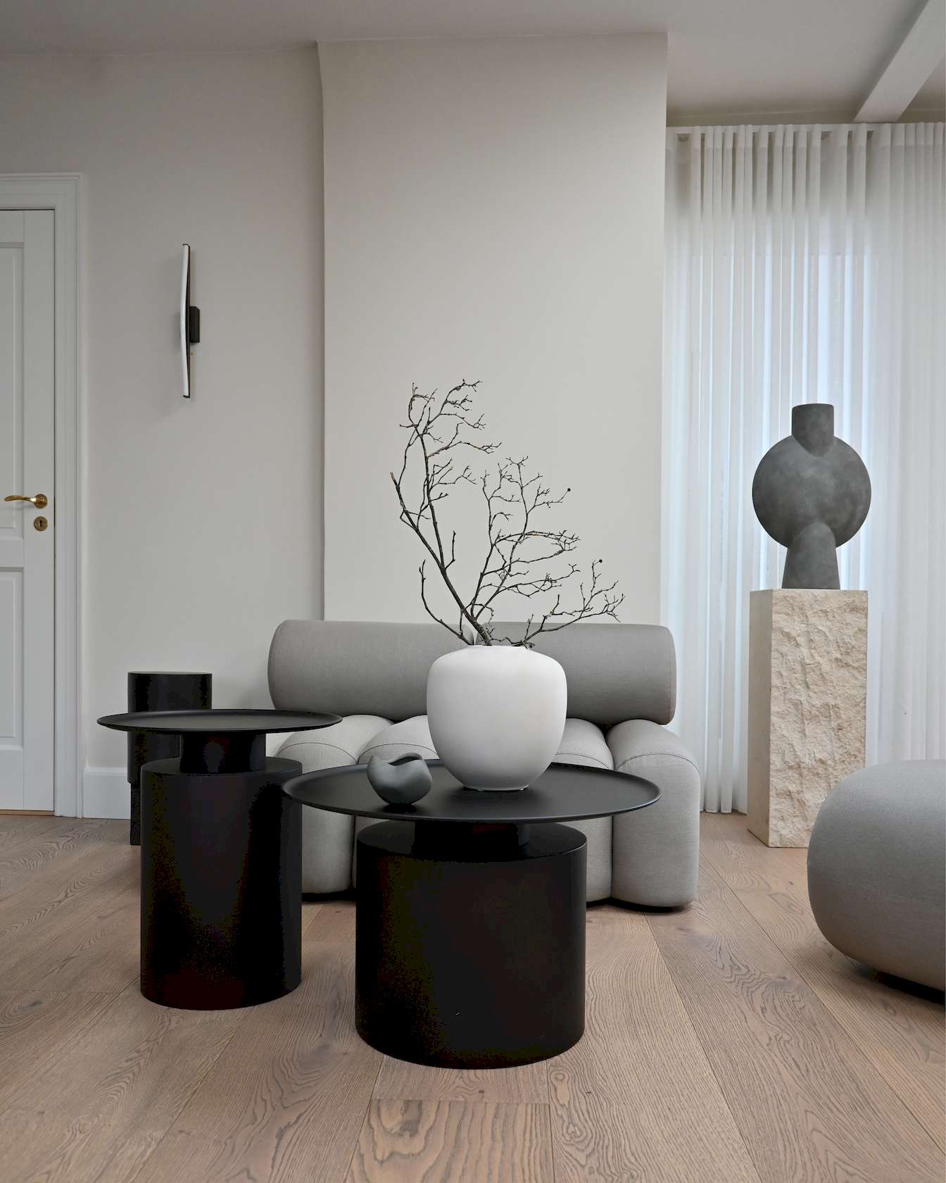 Pillar Table