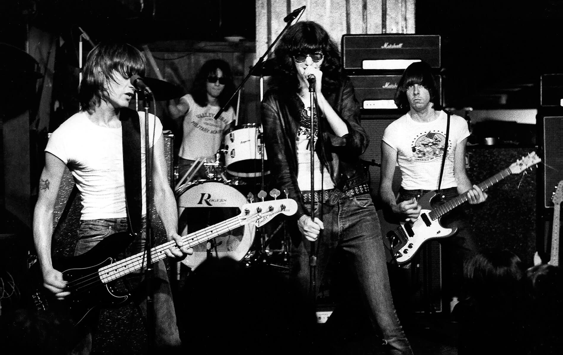 globe fotografia da banda de rock Ramones