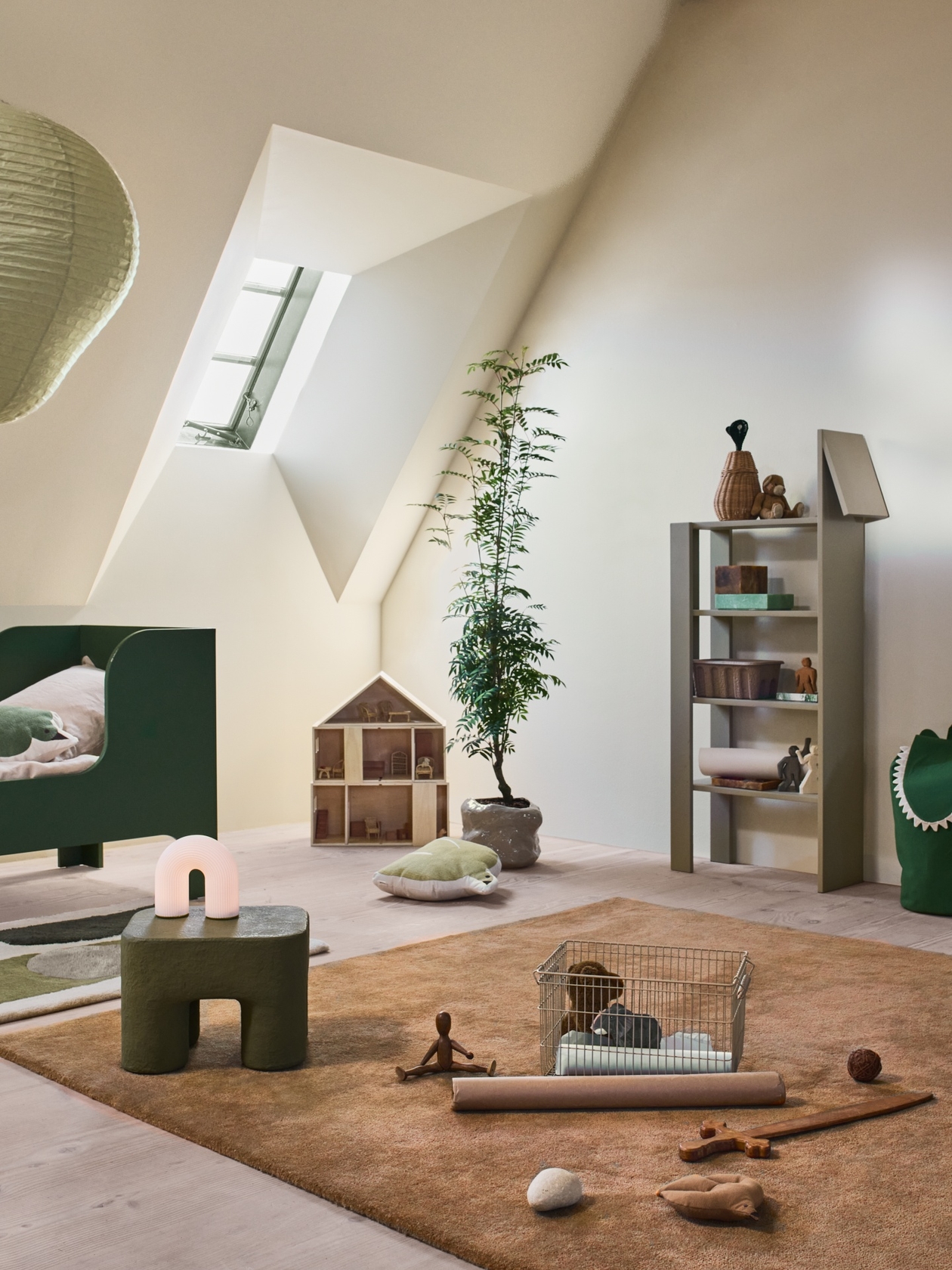 Giraffe Bookcase