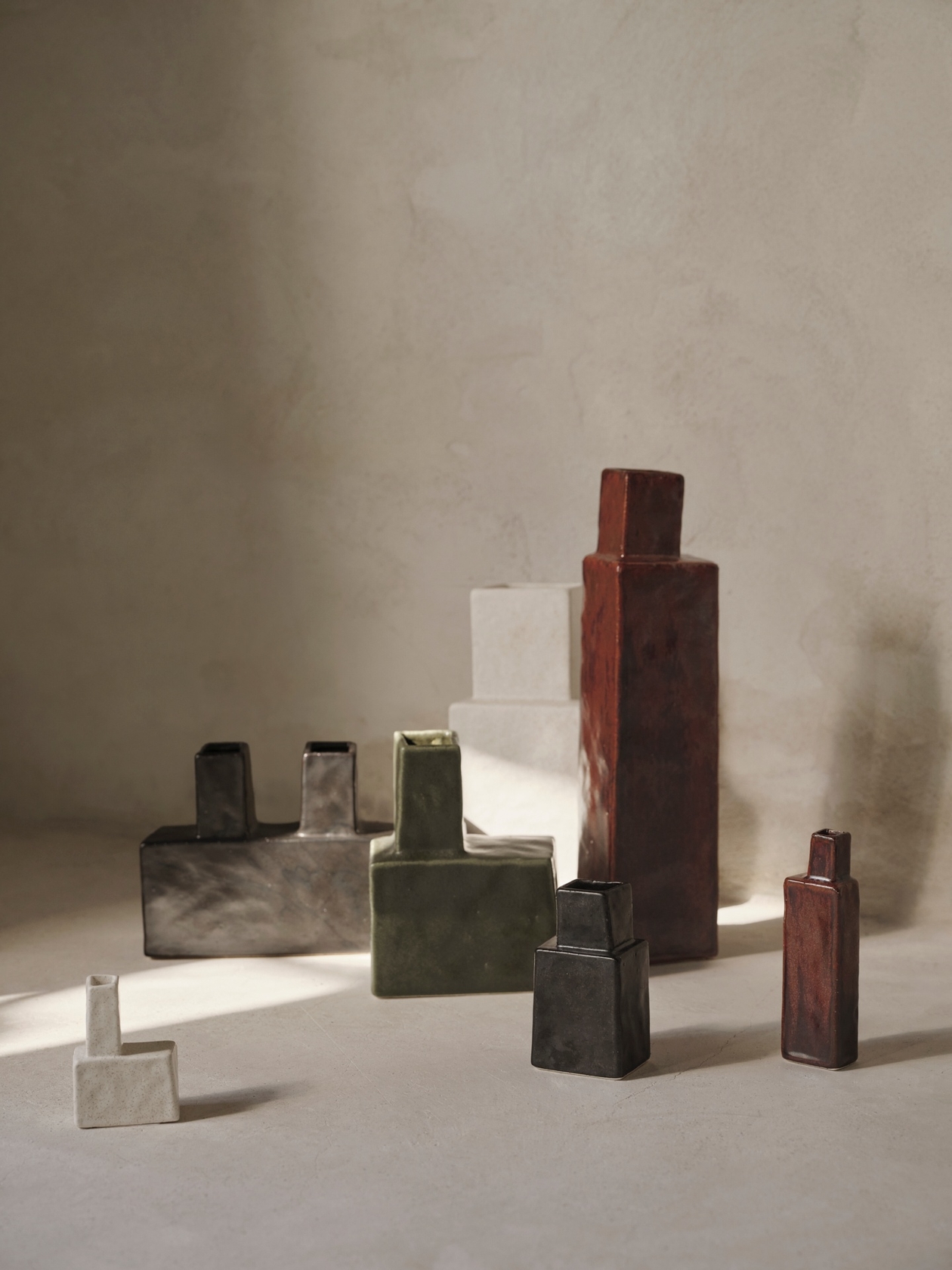 Koa Vase - Dark Sage