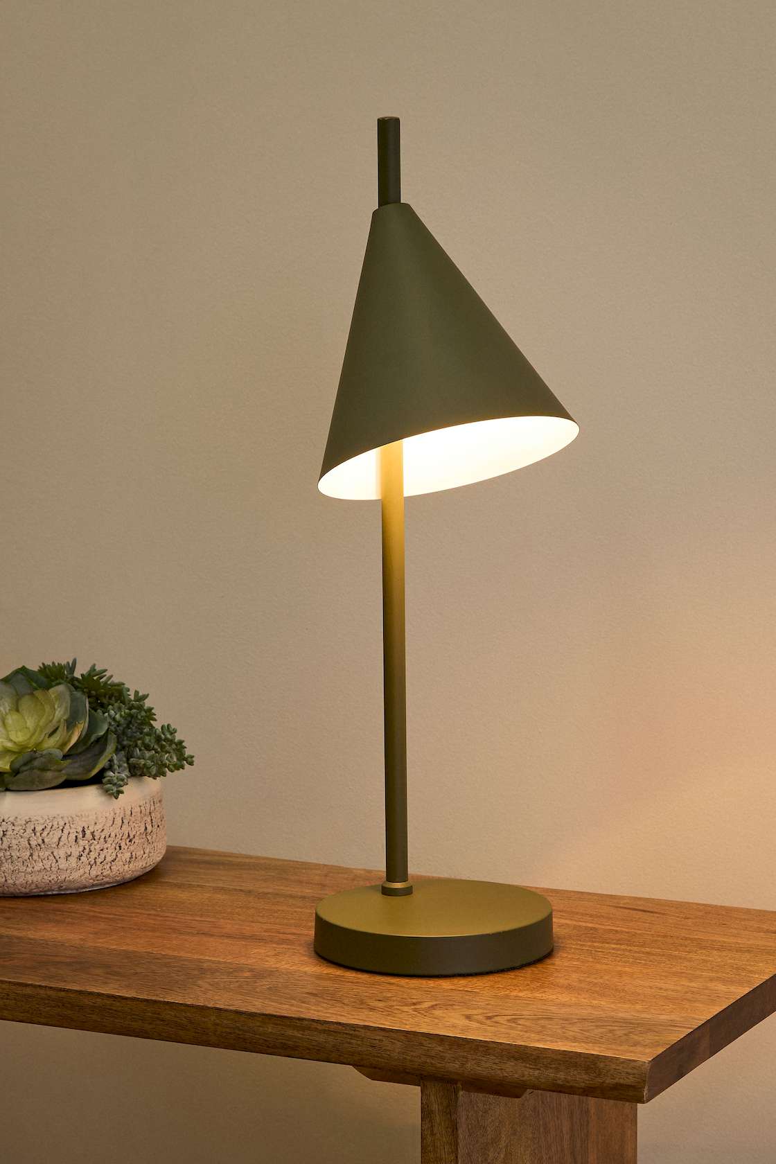 Jacqueline V2 Table Lamp