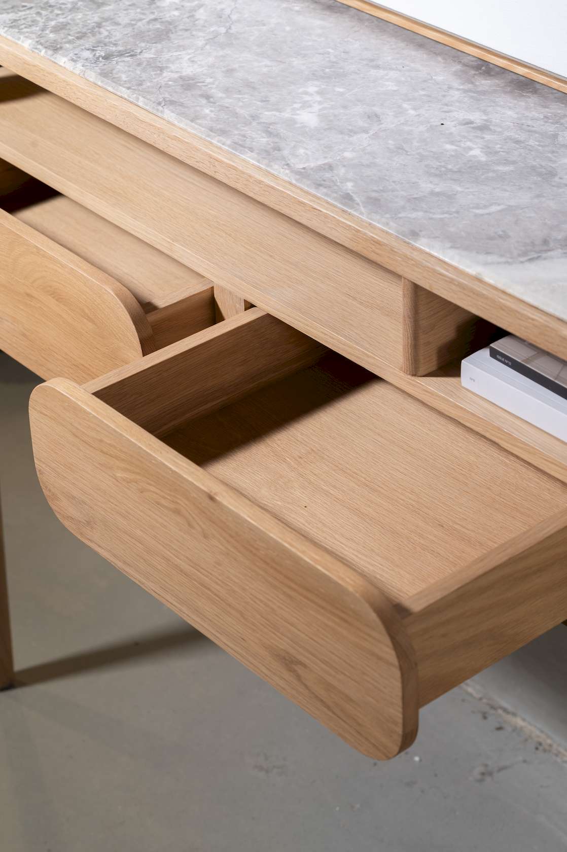 Paru Console - White Oak / Grey Marble - Floor Stock