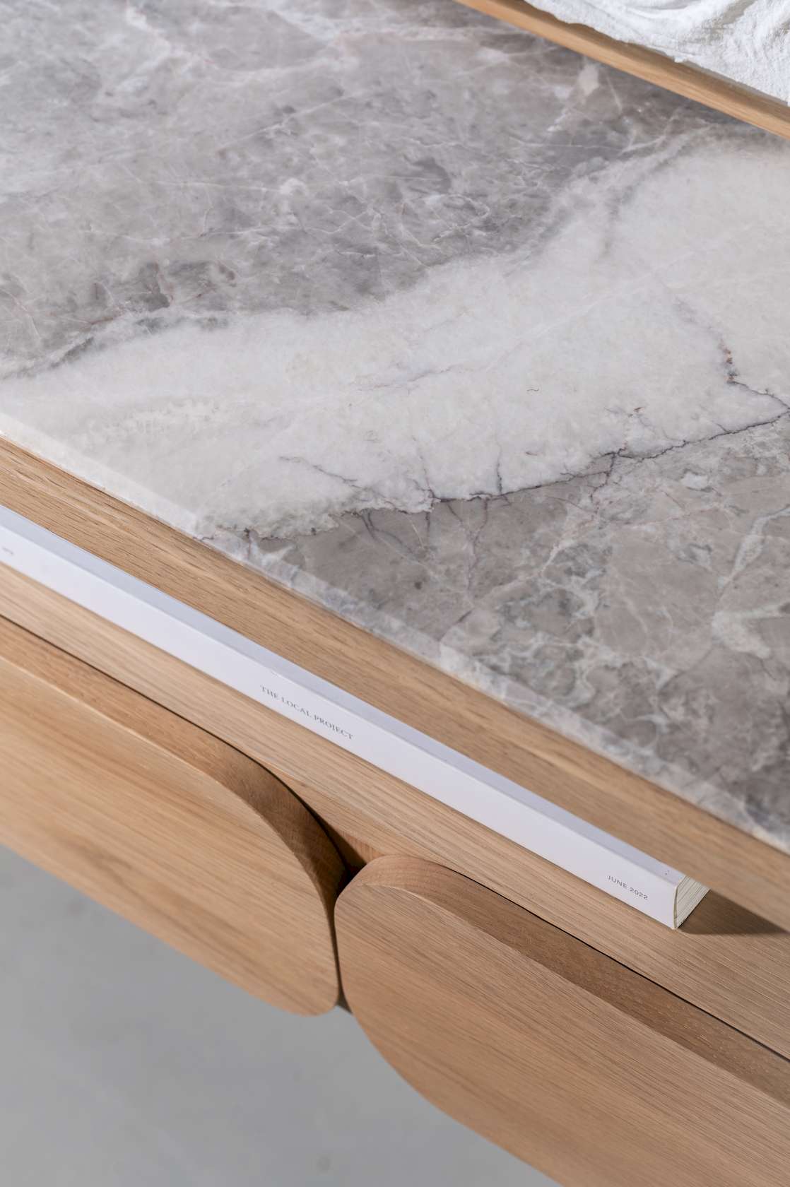 Paru Console - White Oak / Grey Marble - Floor Stock