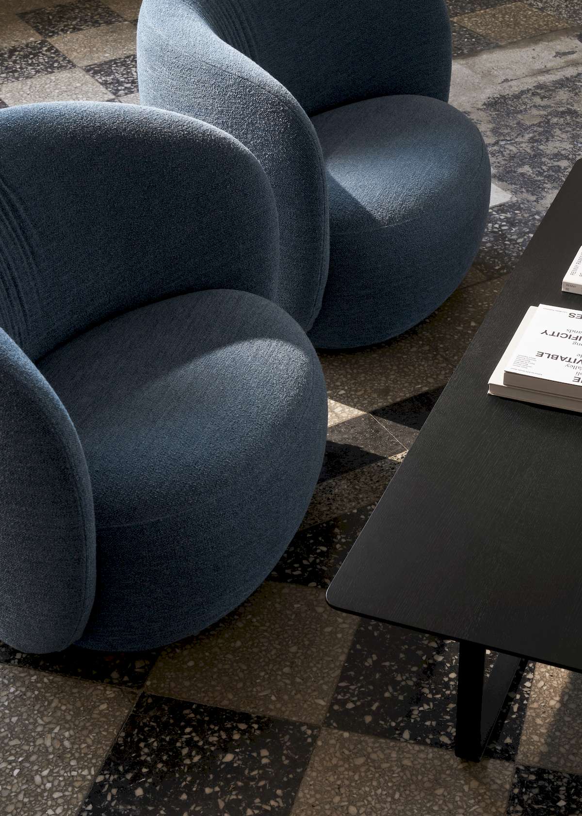 Ovata Swivel Large Lounge Chair - Grey-Alma 04 - Floor Stock