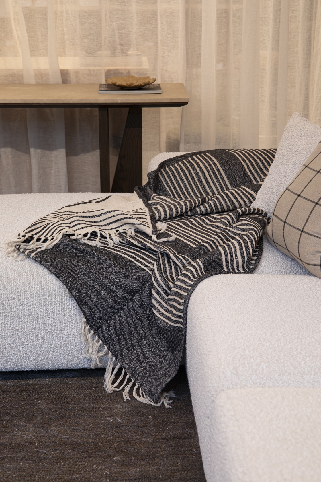 Anek Cotton Throw - Black