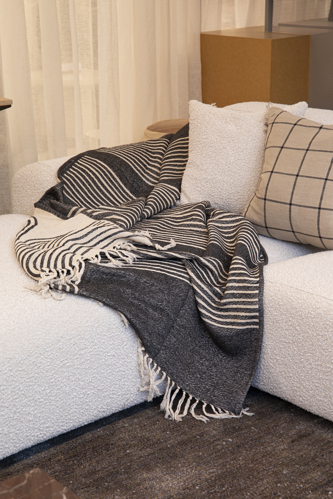 Anek Cotton Throw - Black