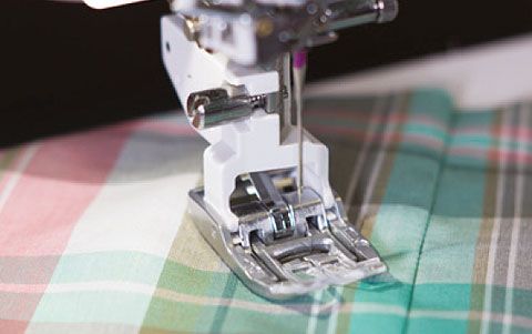 Janome 6700P has the AcuFeed Flex