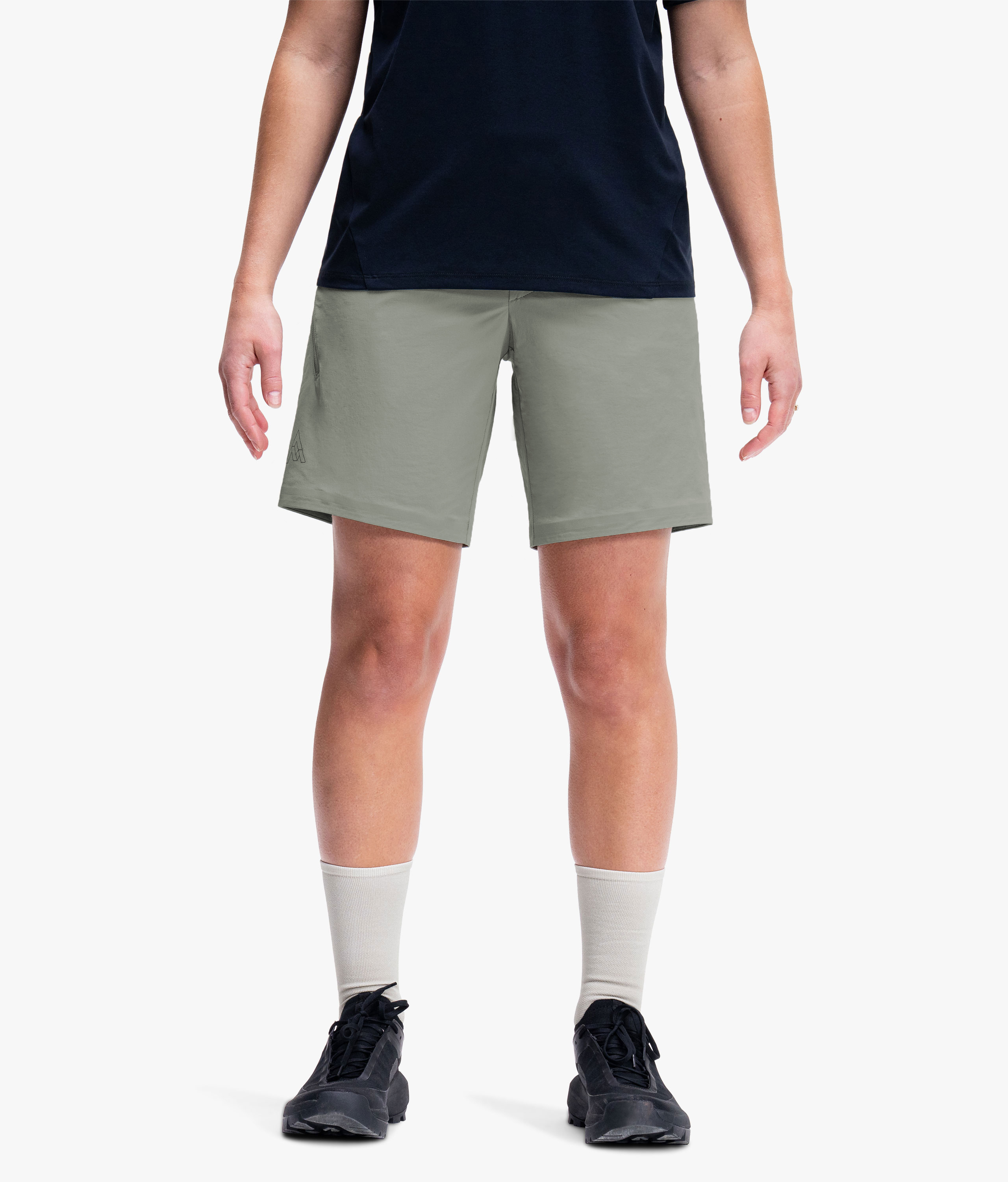 Women's Farside Short 8