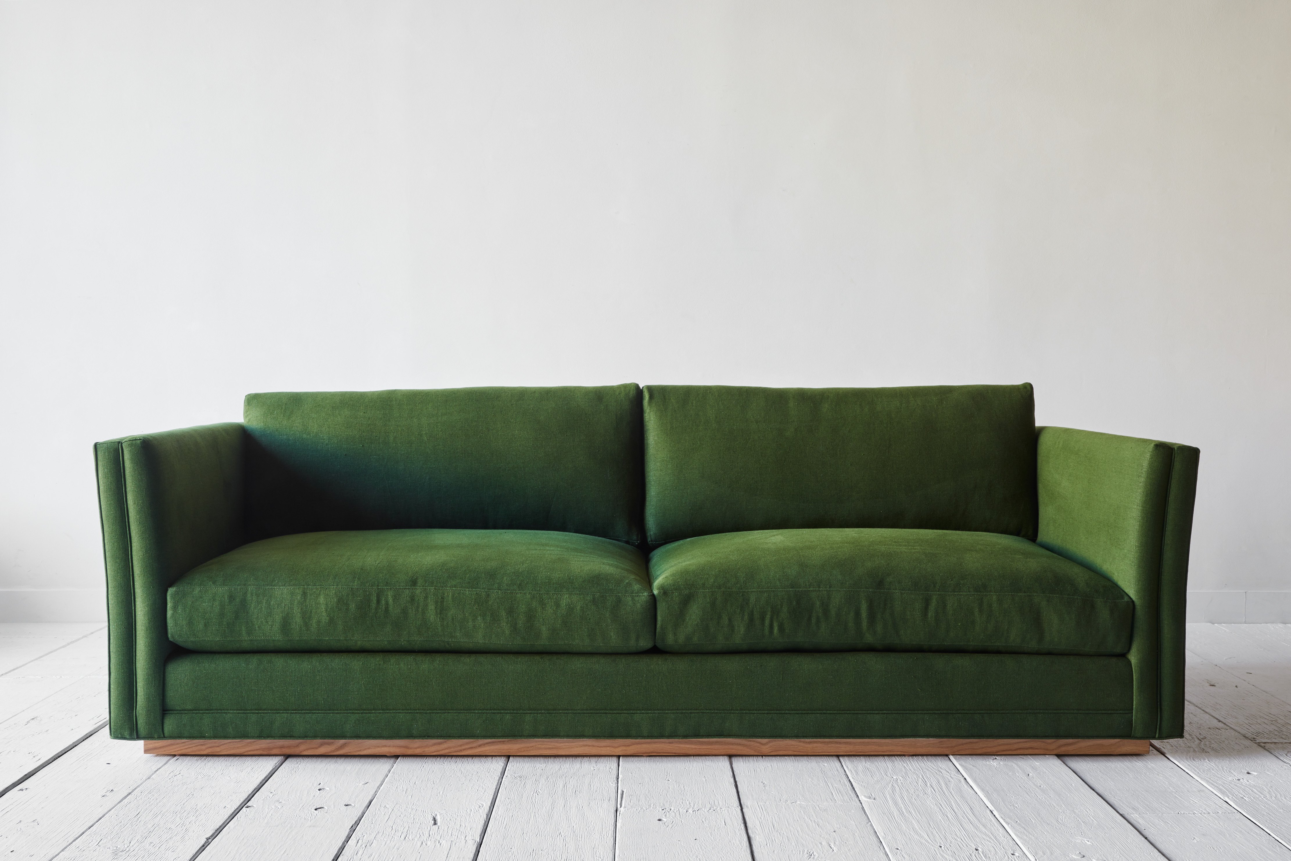 Bunke af Med det samme nederdel Modern Sofa, Nickey Kehoe – Nickey Kehoe Inc.
