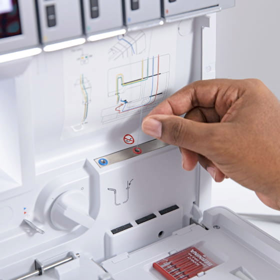 Bernina L860 Air Threader