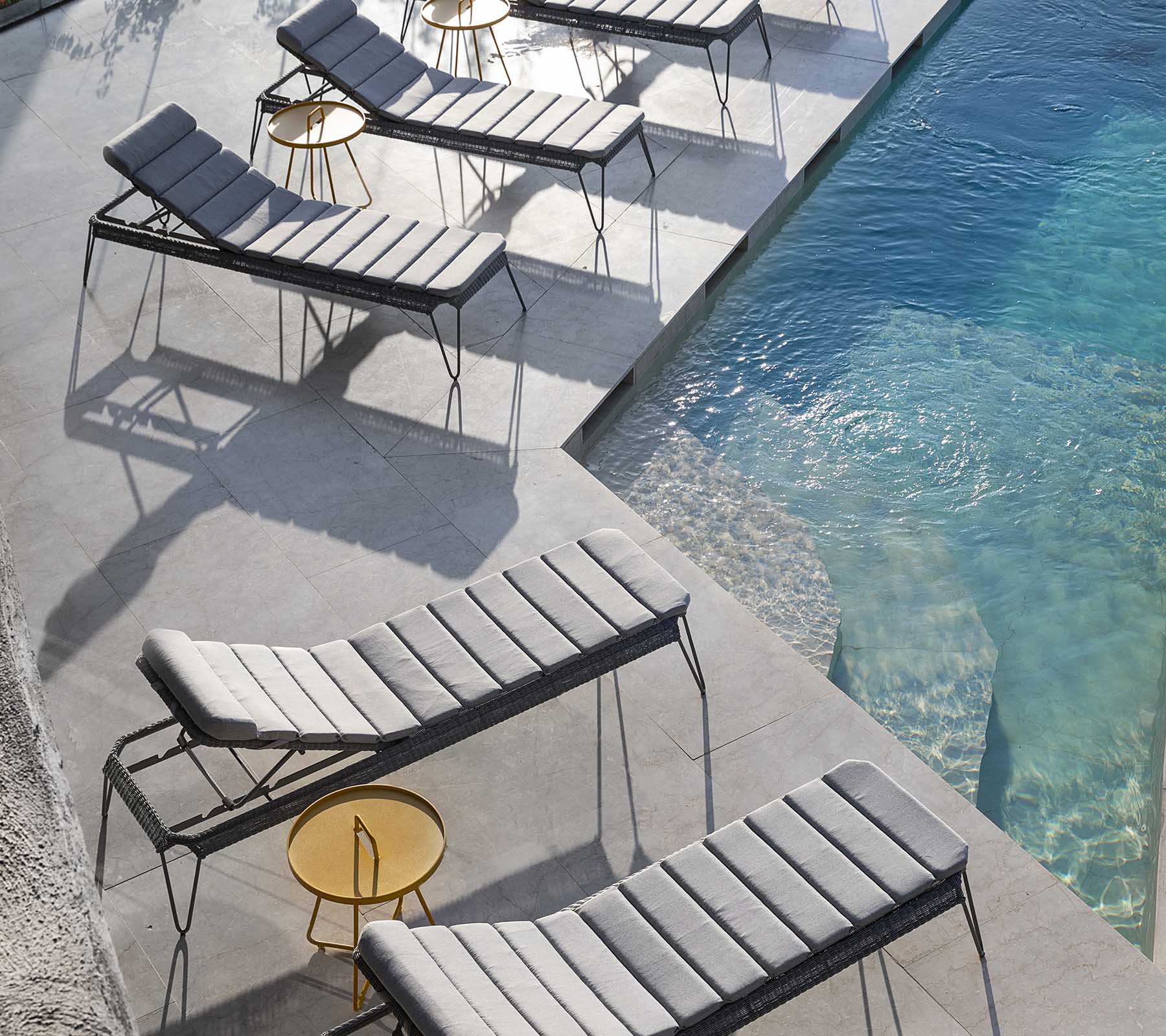 On The Move Side Table - Small - Olive Green - Floor Stock