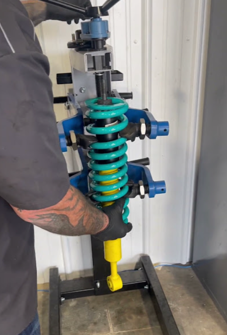 FRONT STRUT ASSEMBLY SERVICE