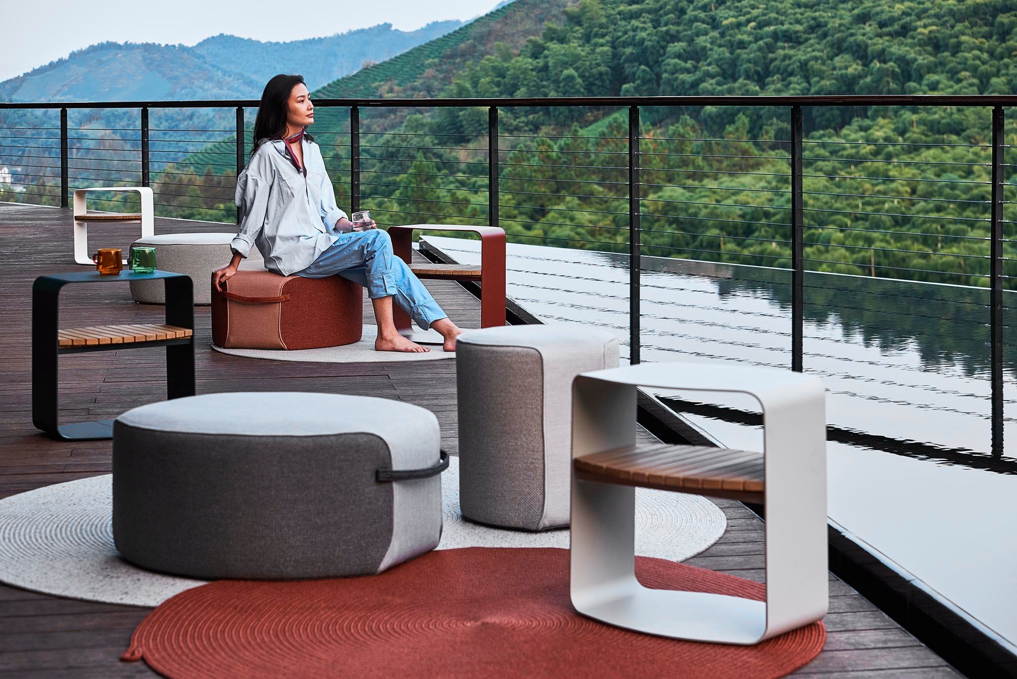 Mindo 109 Side Table - Dark Grey - Floor Stock