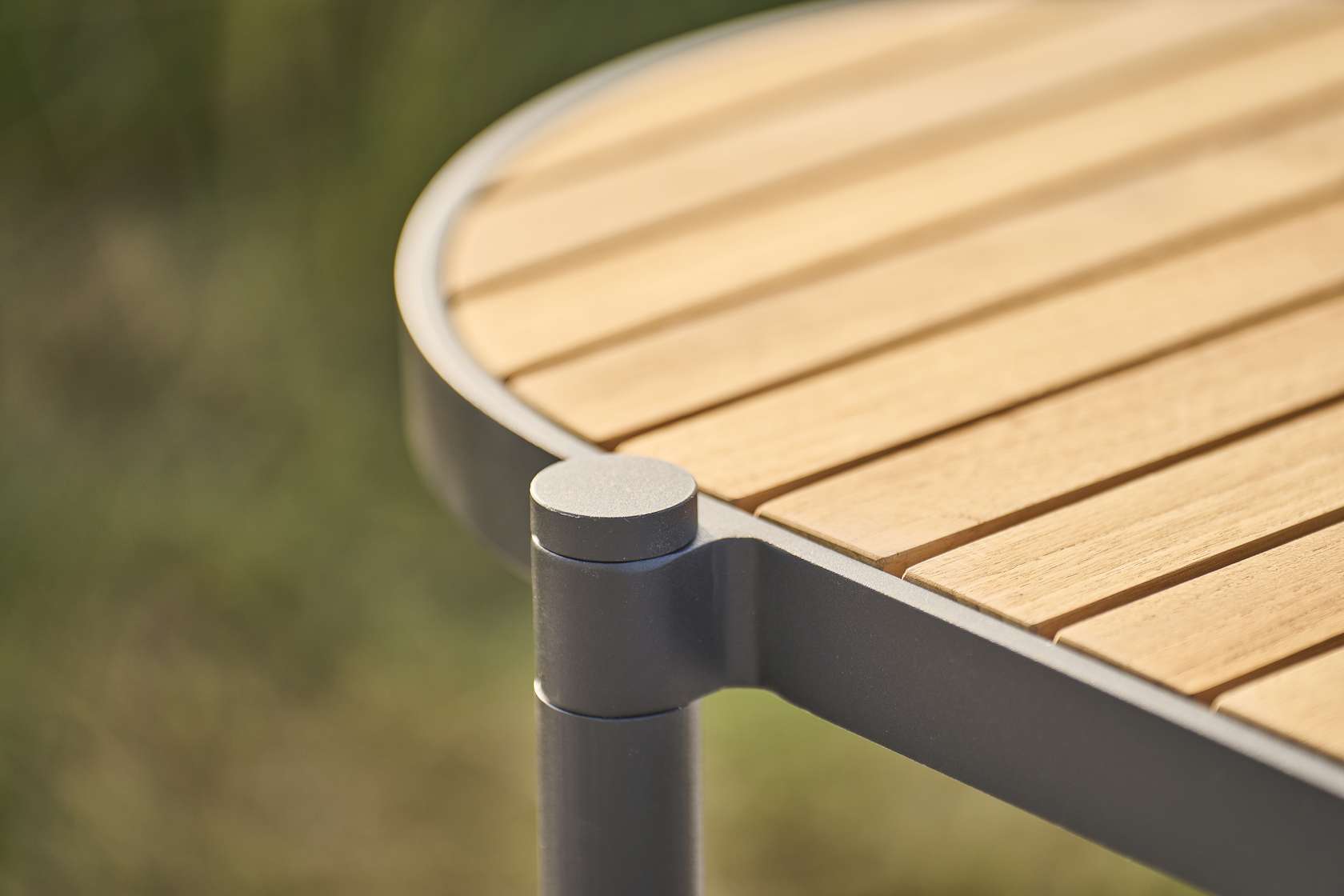 Mindo 117 Bench - Large - Floor Stock