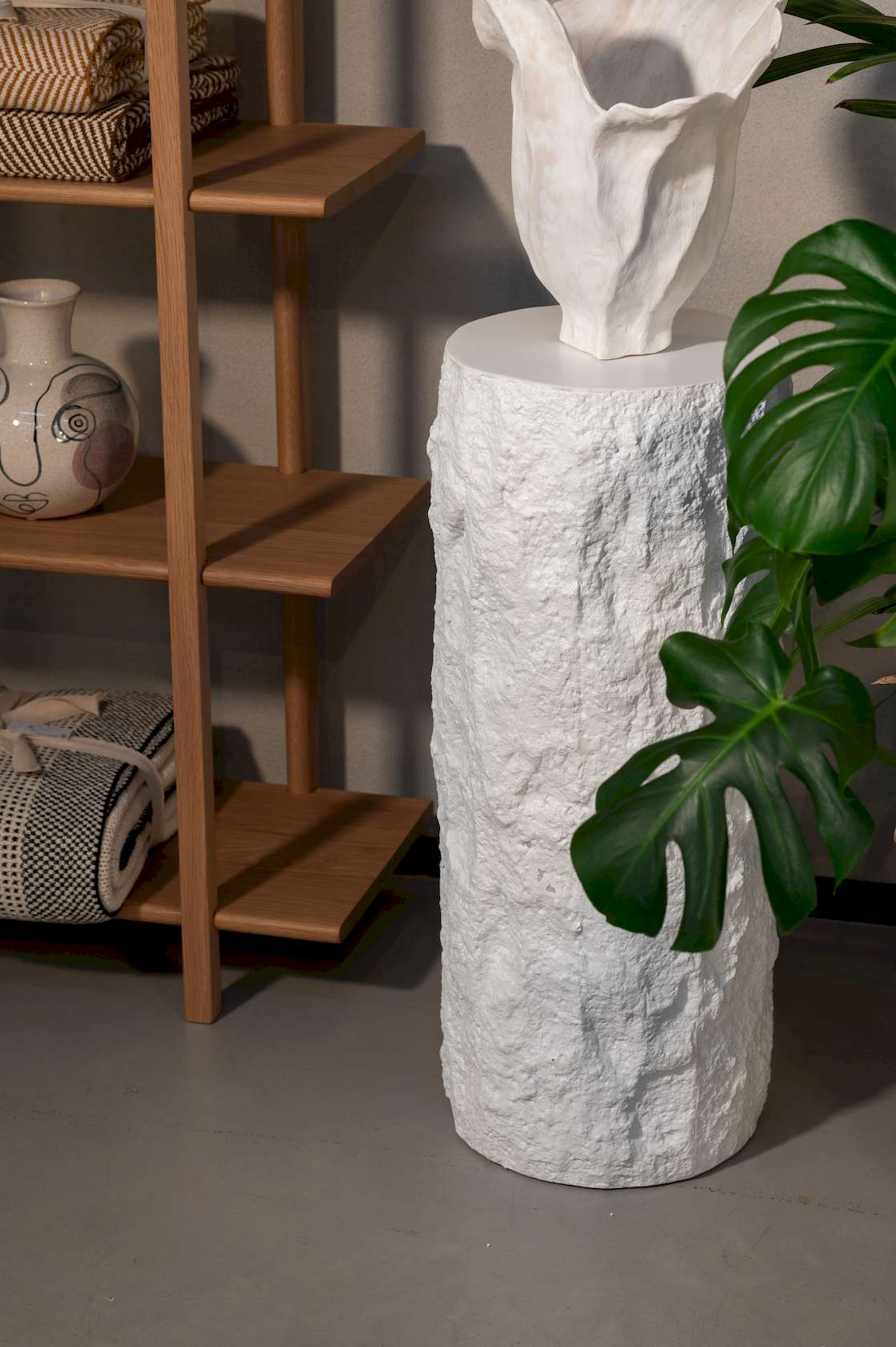 Iris Pedestal - Low - Floor Stock