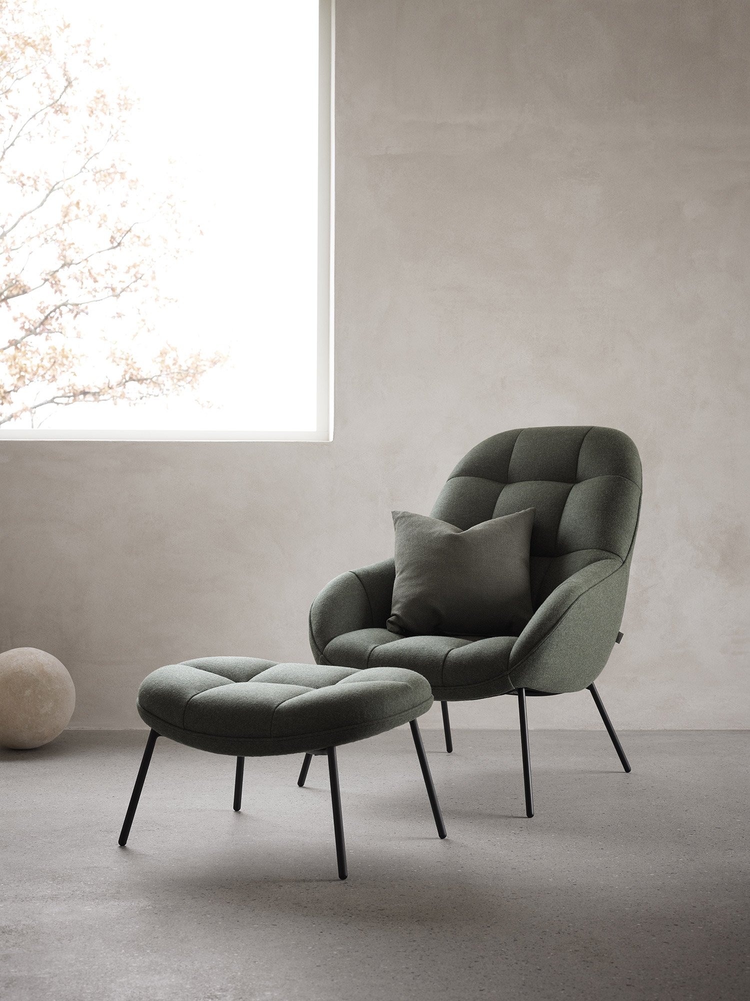 Mango Lounge Chair - White Boucle-Cuddle 02 - Floor Stock