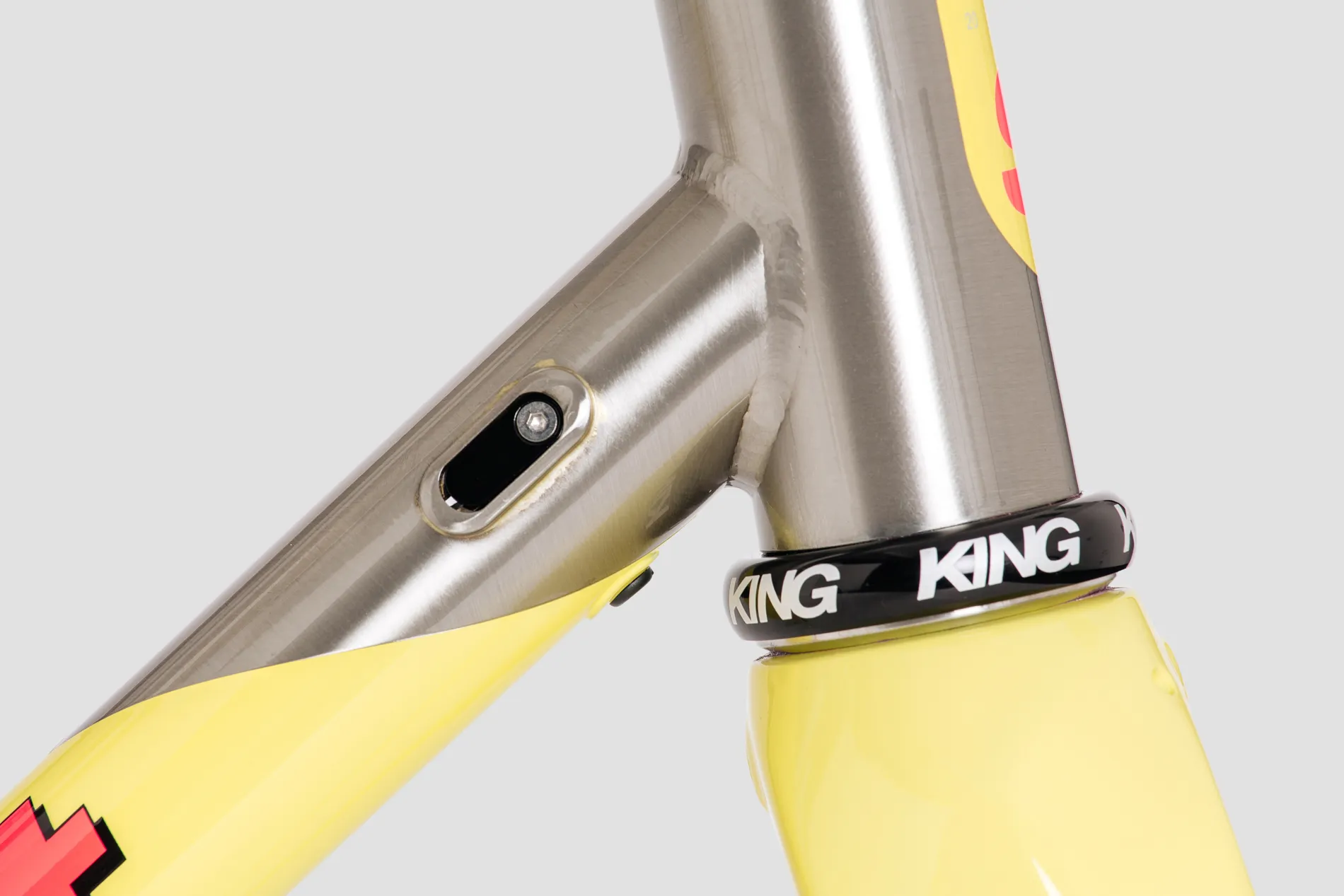 Chris King headset of Erdgeschoss Steel Gravel Frameset in Yellow Colour