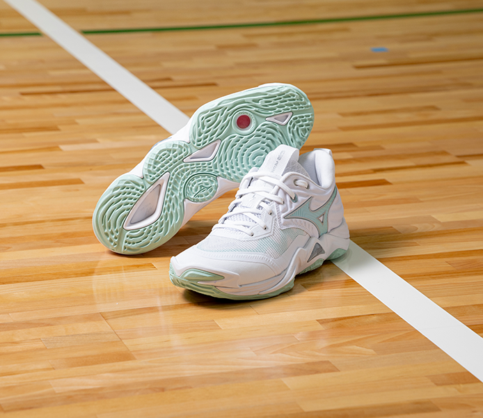【美品】Wave Momentum Elite Wide 23.5センチ 美品】Wave Momentum Elite Wide 23.5センチ - メルカリ