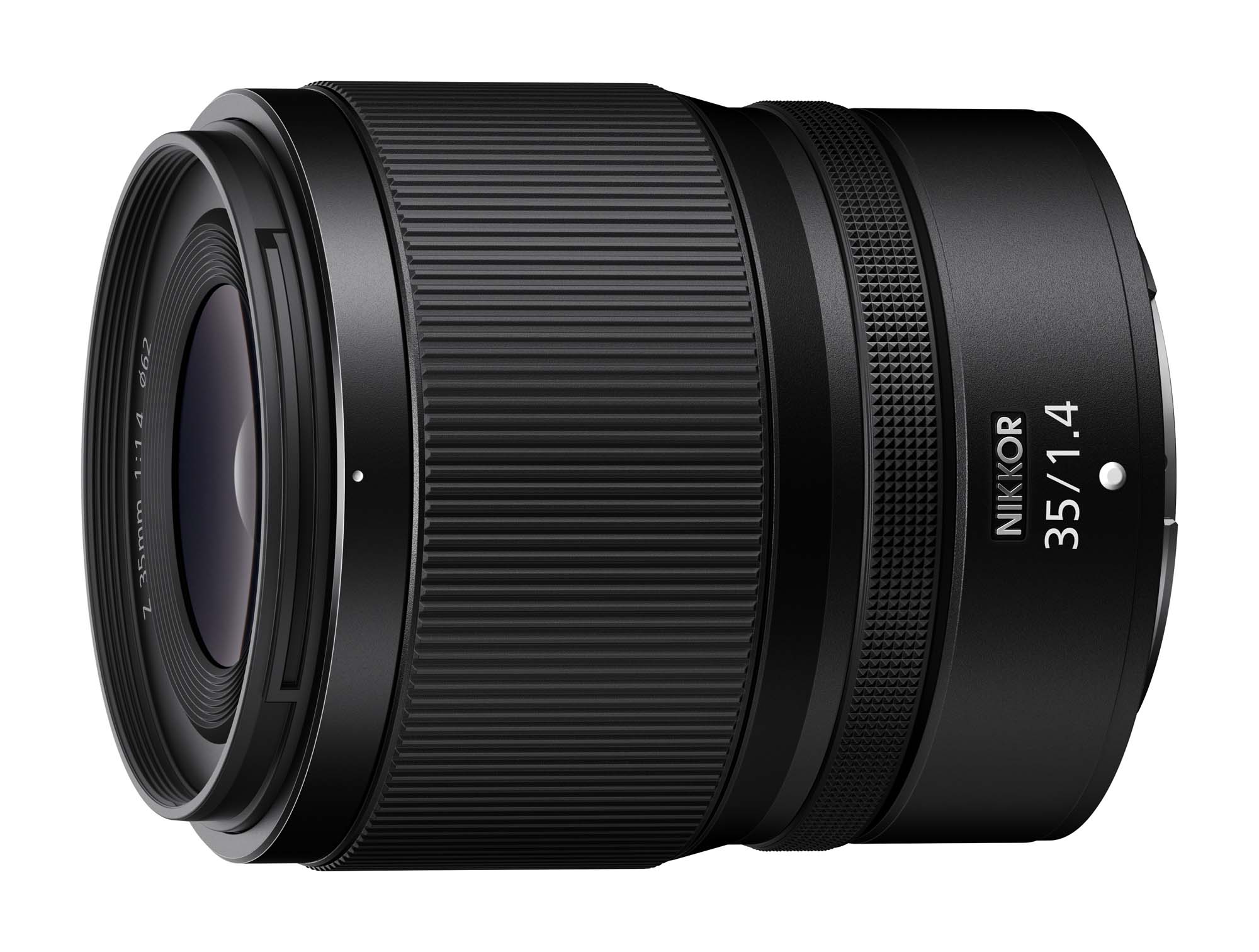 A Portable Wide-Angle Prime Lens with Stunning Bokeh