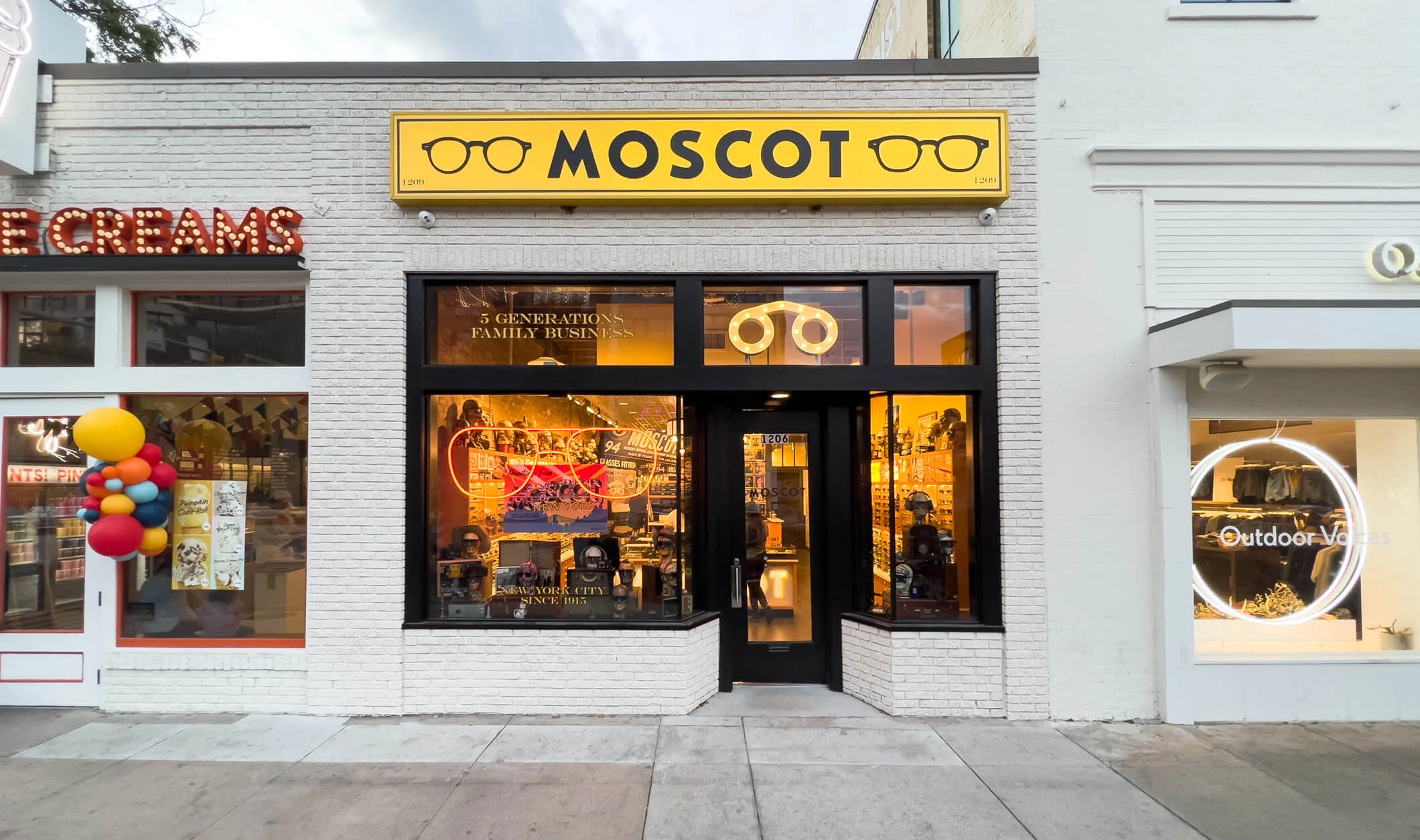 The MOSCOT Austin Shop exterior