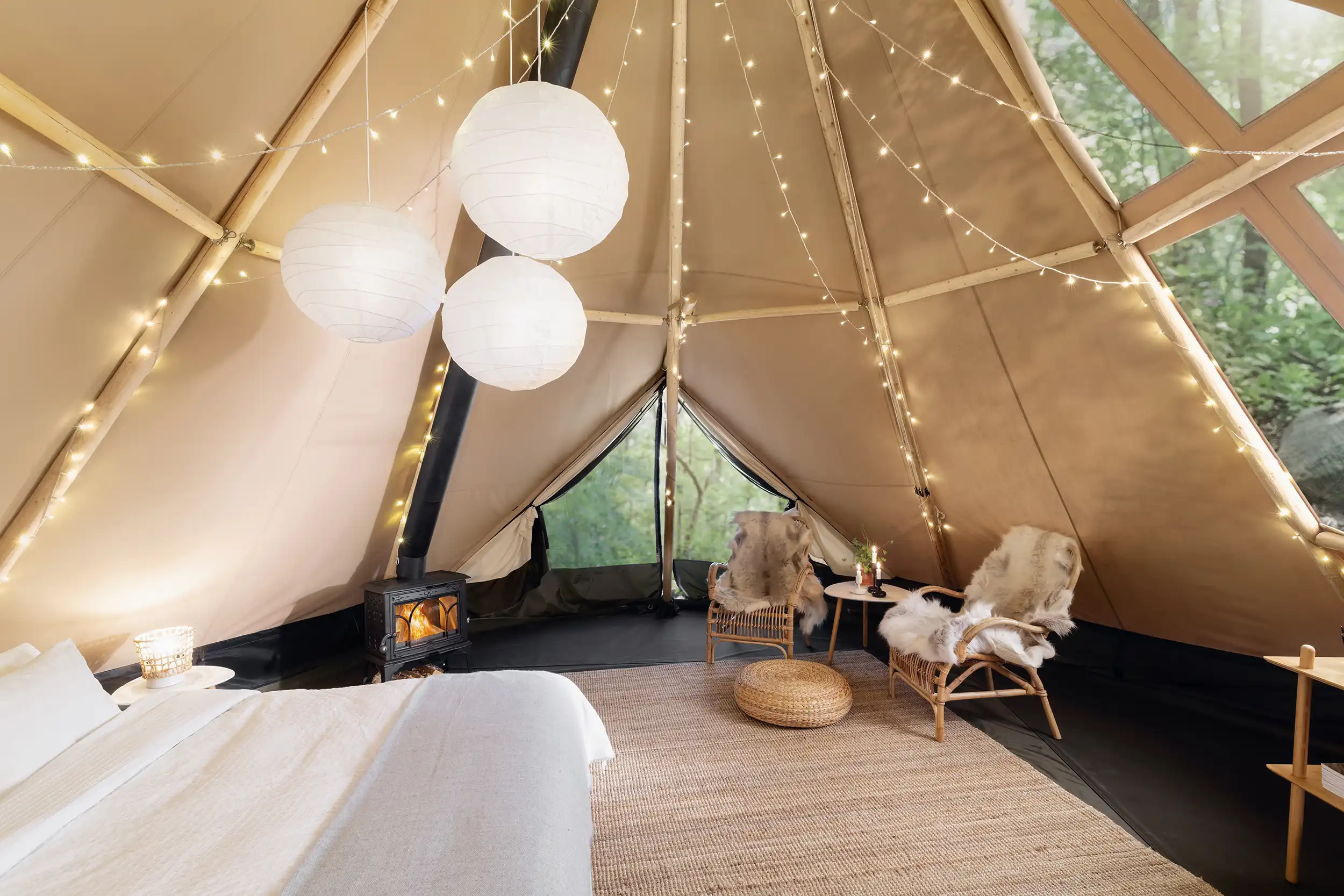 //cdn.accentuate.io/8563676578042/1770362589781/Aurum-33_3790.webp?v=1770362589782