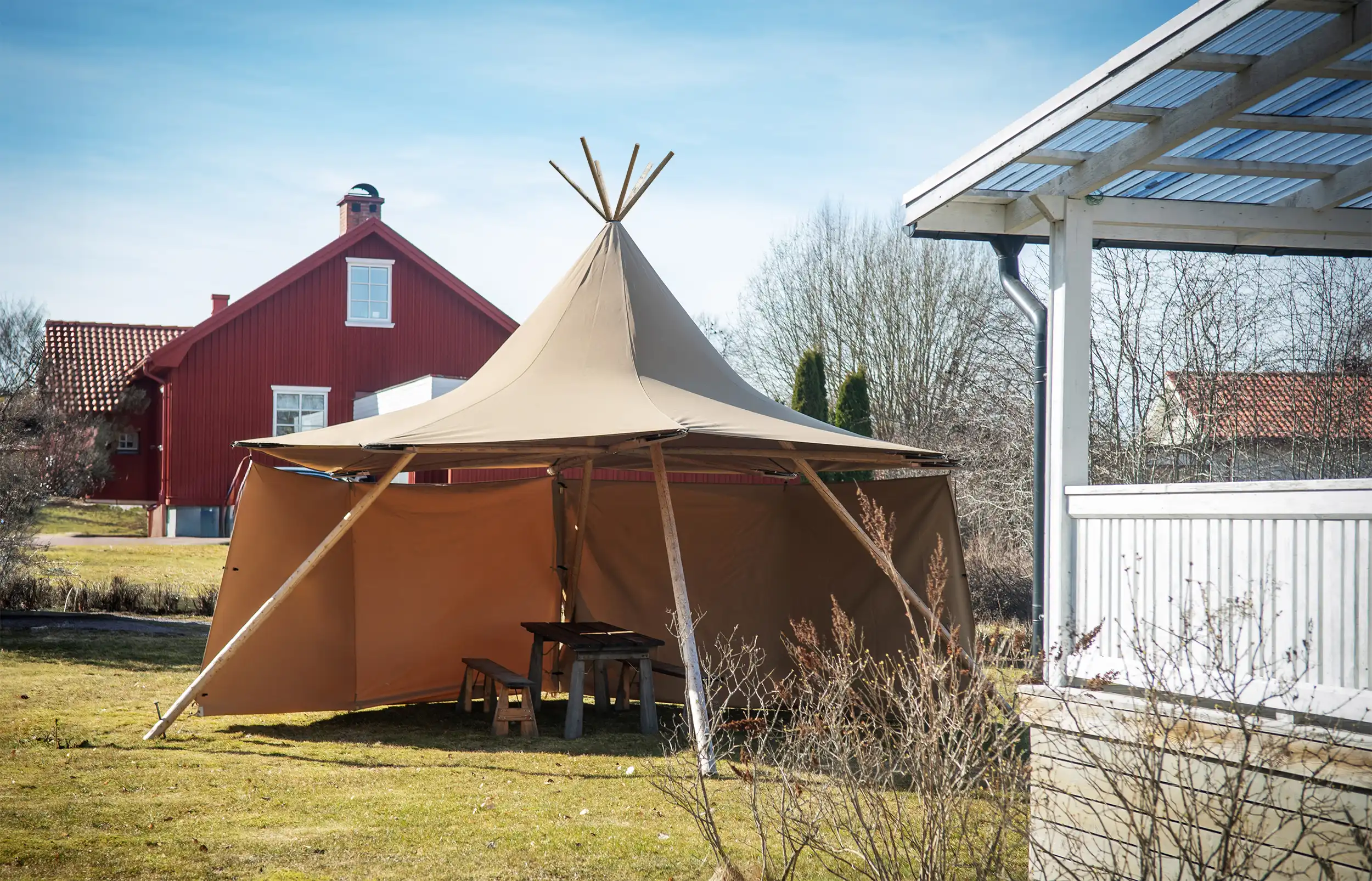 //cdn.accentuate.io/8608047563002/1767874279090/Nimbus23Windbreak.webp?v=1767874279090