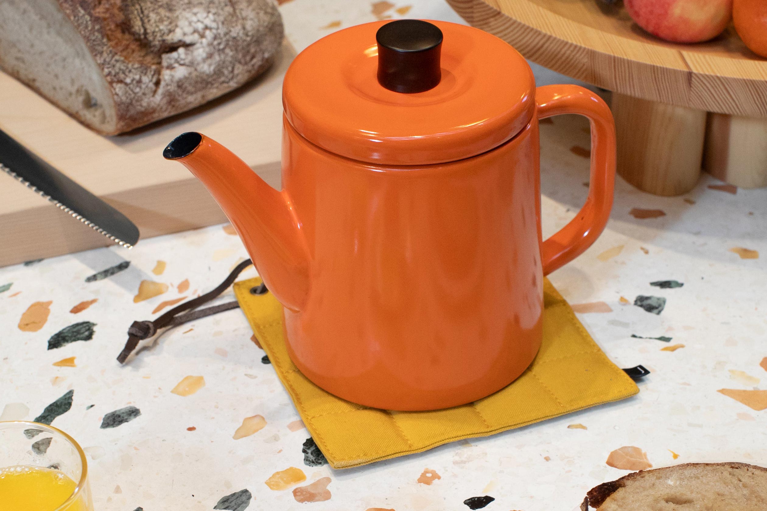 Potoru Enamel Kettle, White