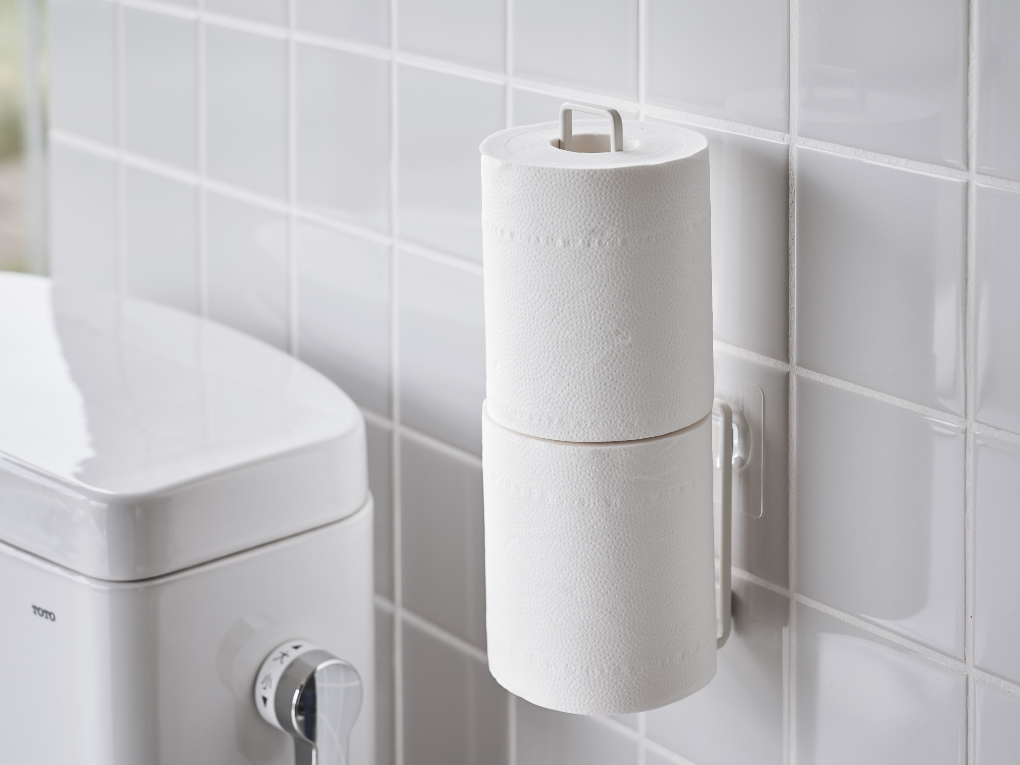 Film Hook Toilet Paper Holder : Convenient stocker