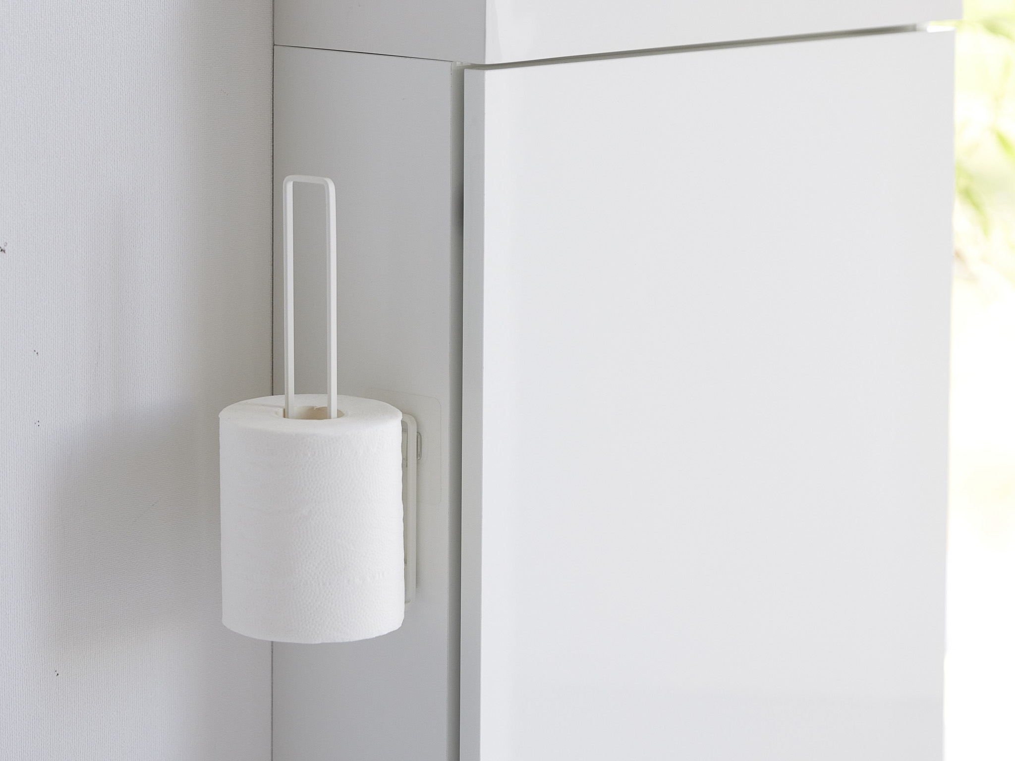 Film Hook Toilet Paper Holder : Space-efficient