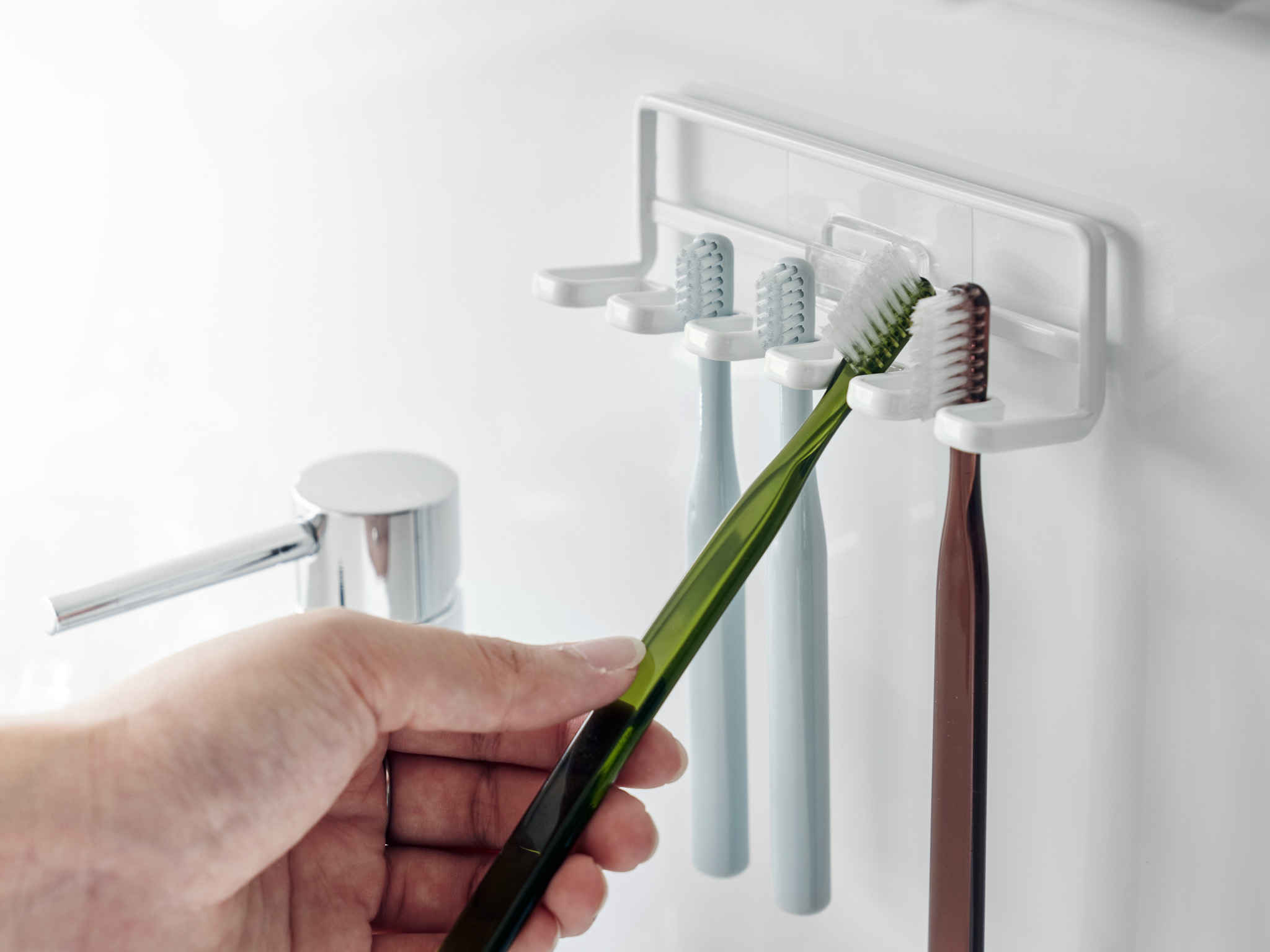 Film Hook Toothbrush Holder : Easy to install