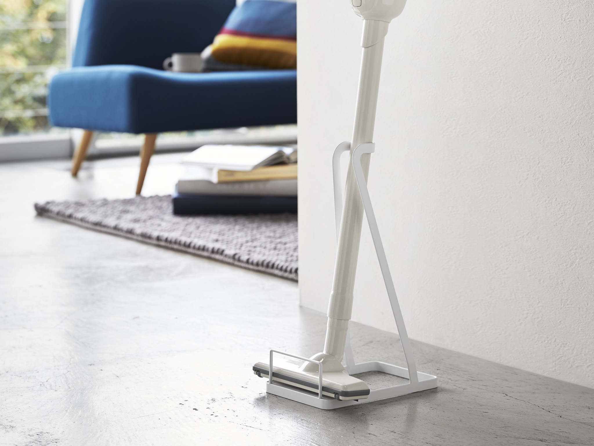 Vacuum Cleaner Stand : Tidy storage