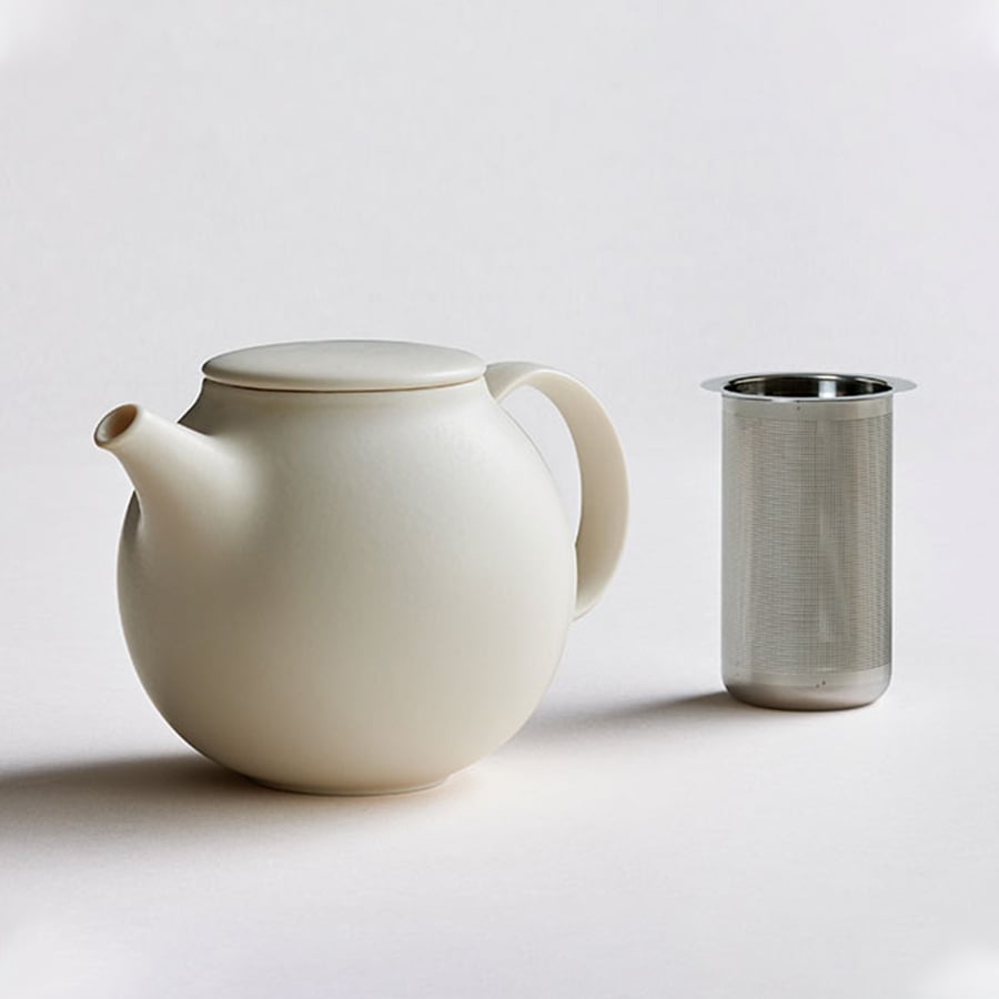  PEBBLE teapot with stainless steel strainer  