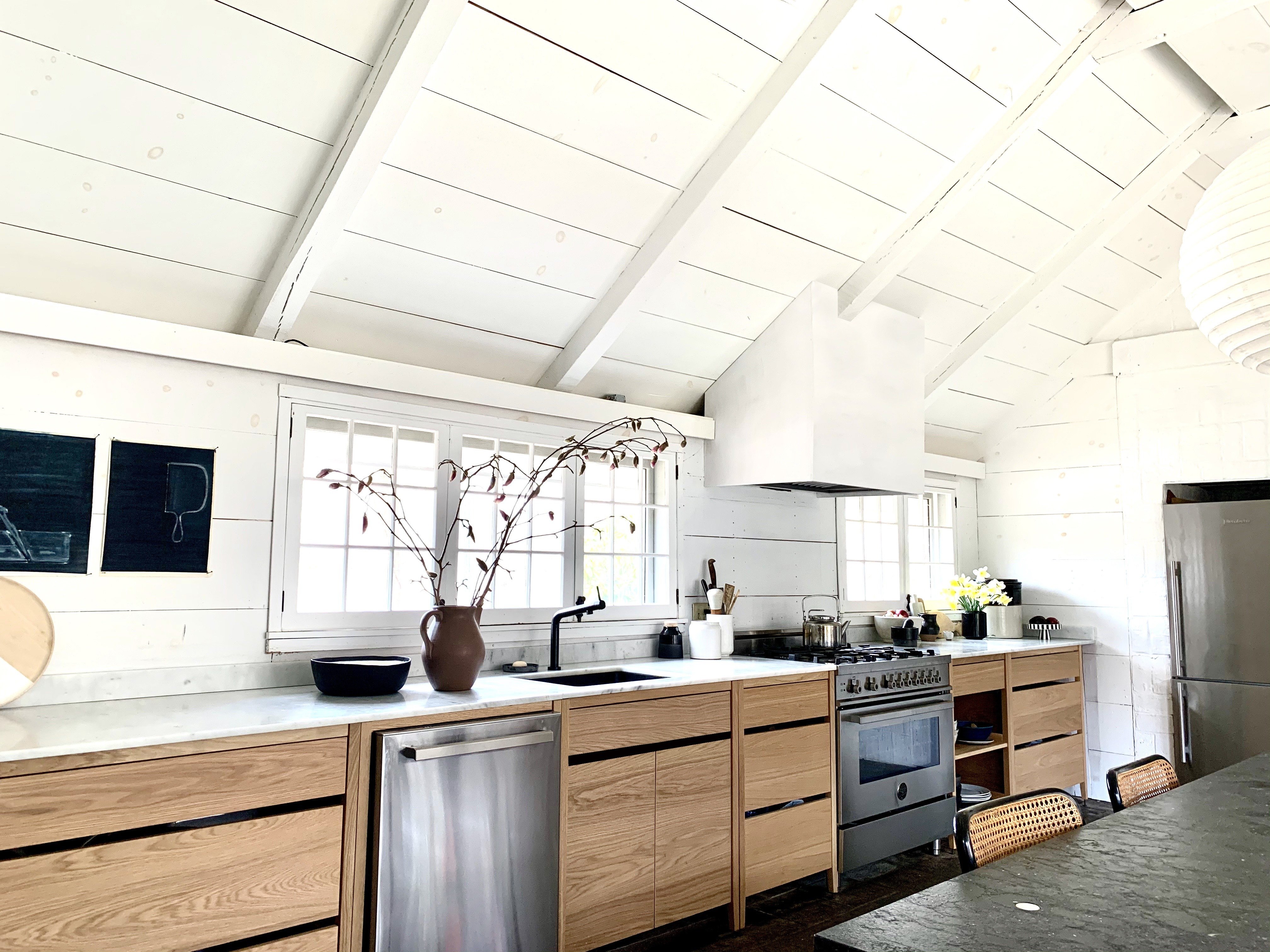 kitchen design, modular kitchen, freestanding kitchen, modular cabinets, freestanding cabinets, natural oak.
