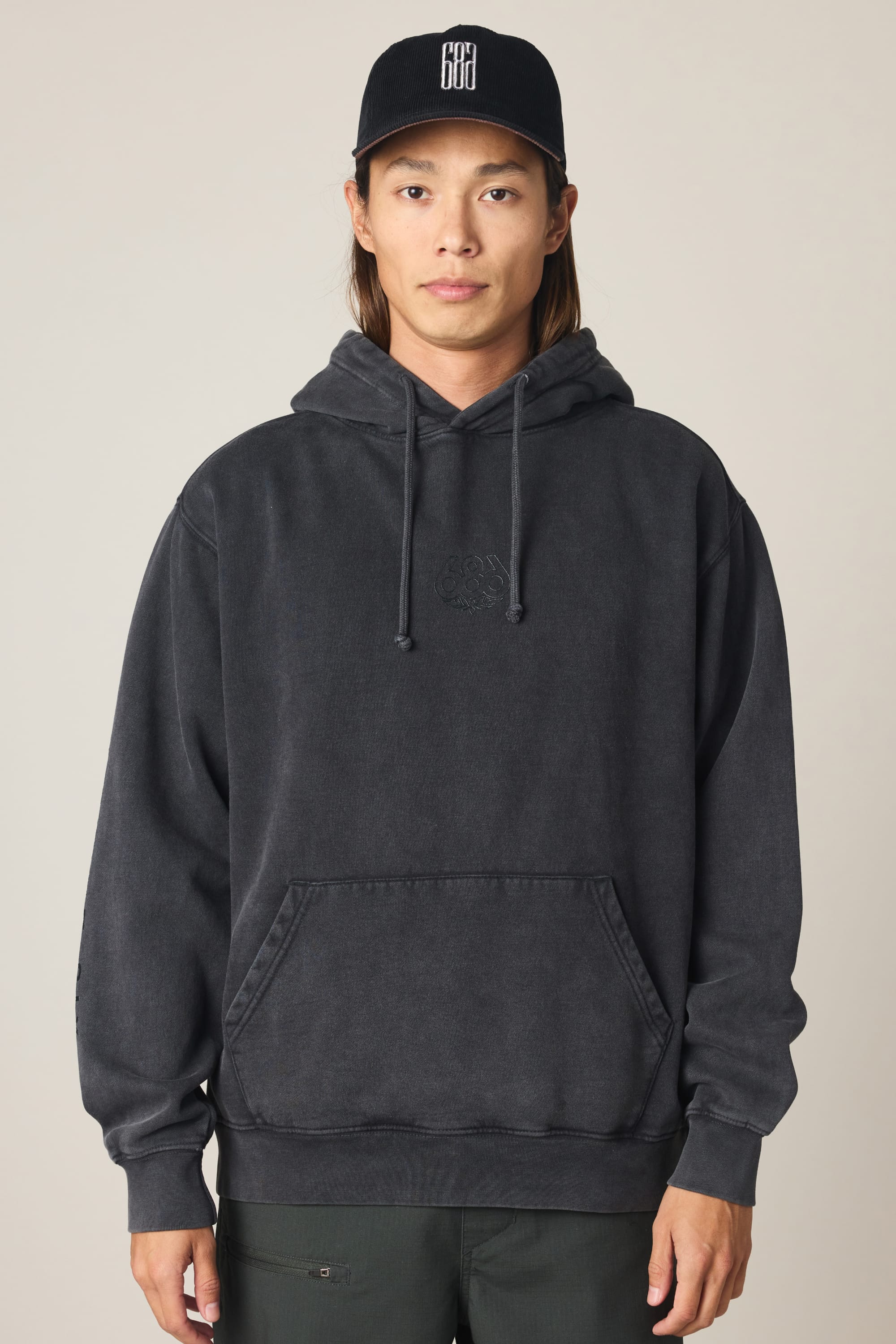 MINERAL BLACK