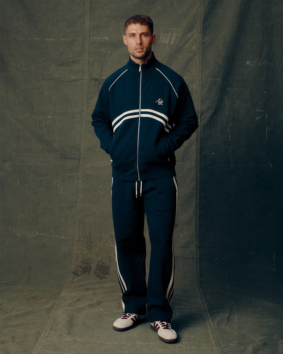 Maxima Arch Track Jogger | Navy