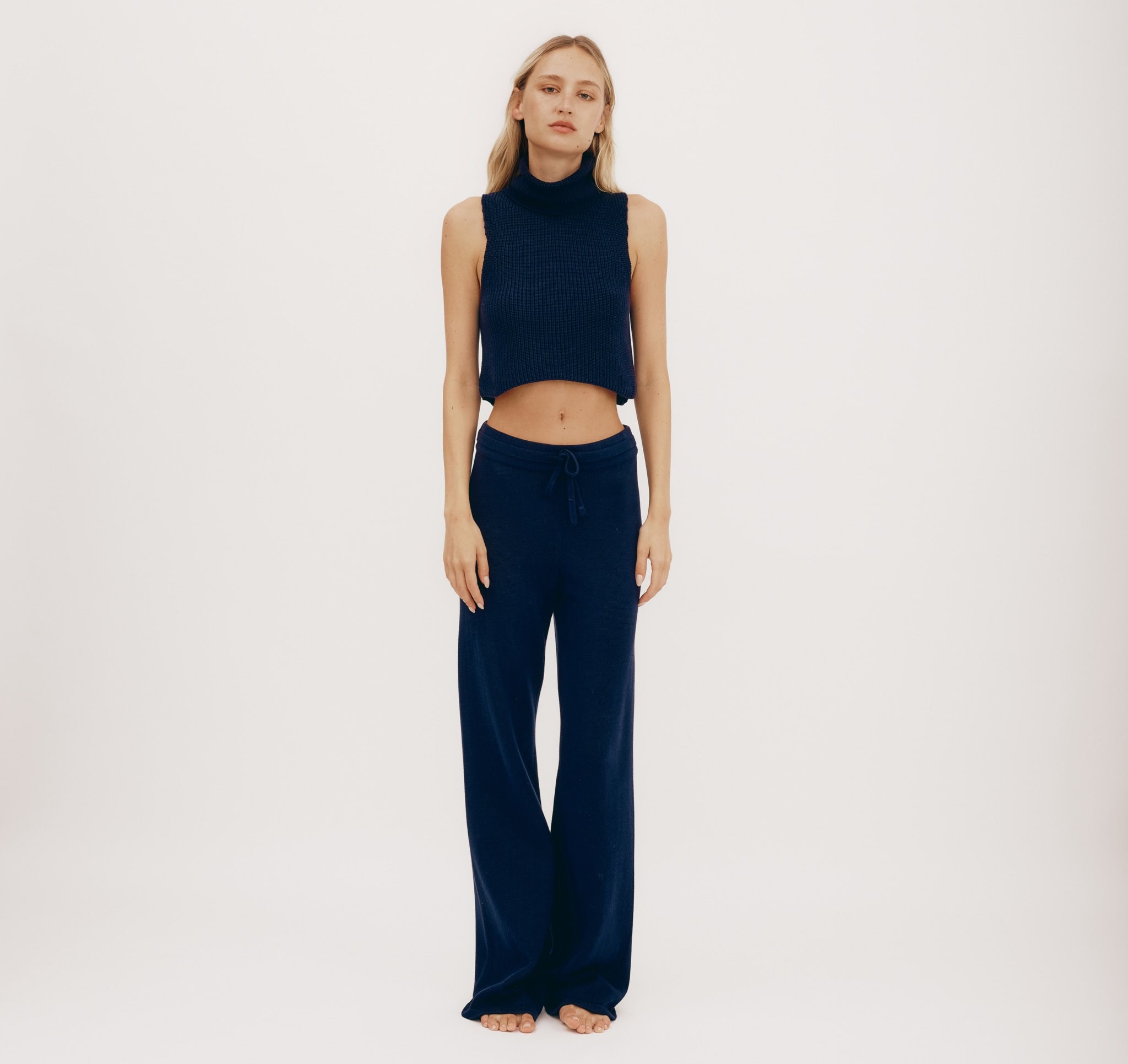 KHOKI　\"Wide-leg cropped pants 　col.Navy KHOKI Wide-leg cropped pants col. Navy