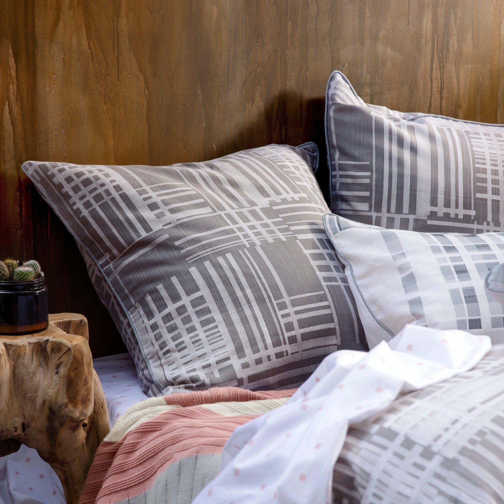 Zaviour Euro Pillowcase