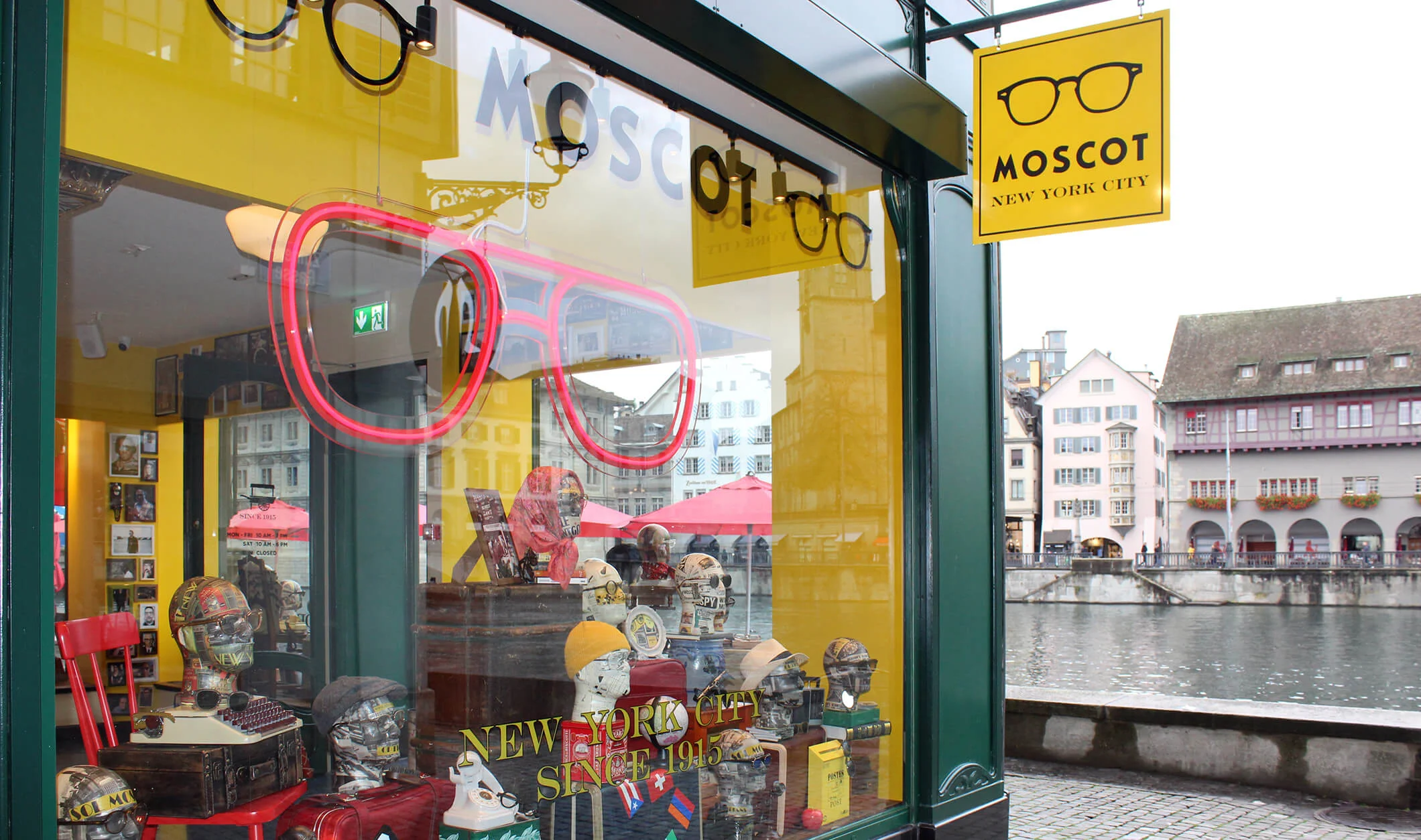 The MOSCOT Zurich Shop interior