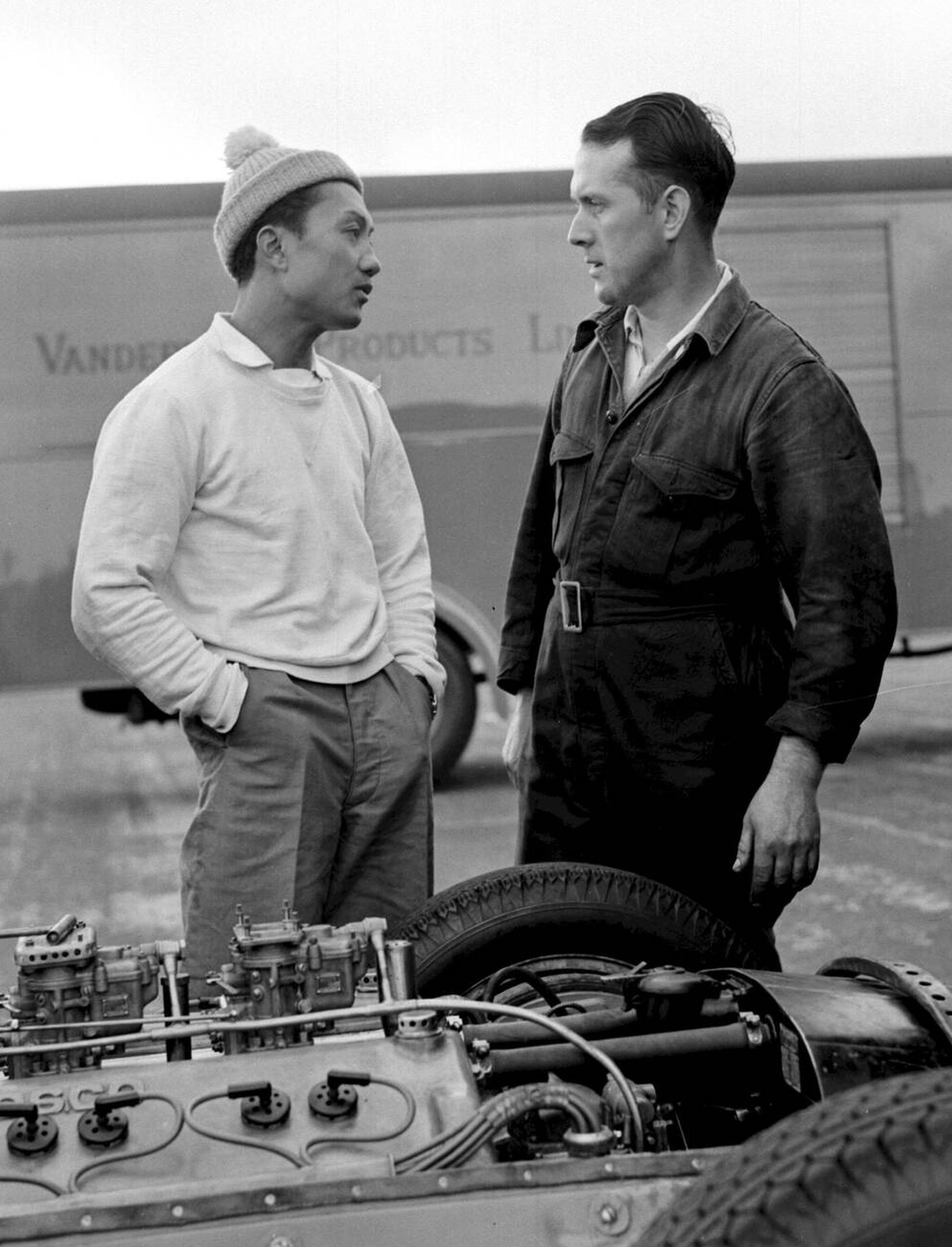 10 OZ. LOOPWHEEL CREWNECK SWEATSHIRT Gallery Image