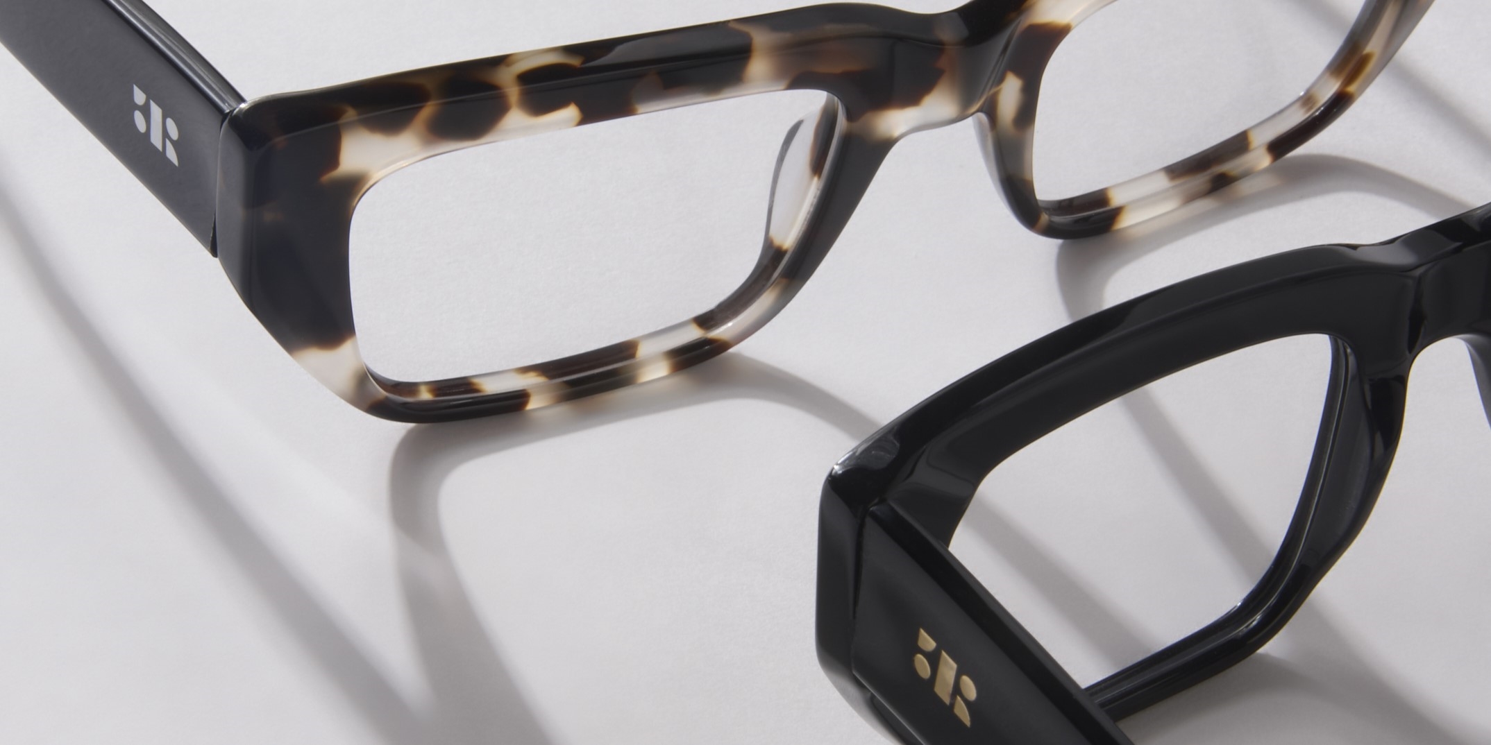 Photo Details of Kai Blue Light Multi Grey Marble Blue Light Glasses in a room