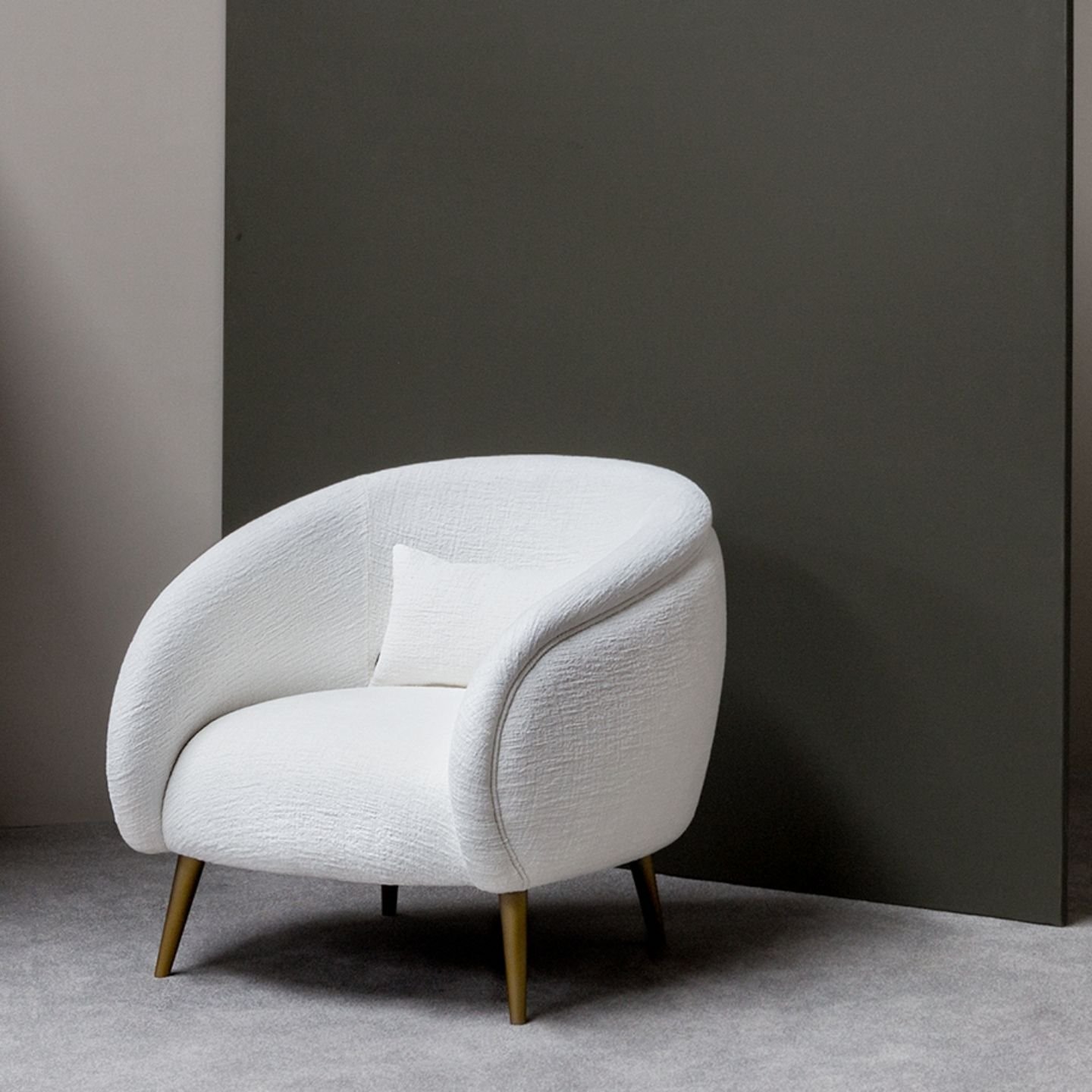 Oleg Armchair - Hamilton Conte