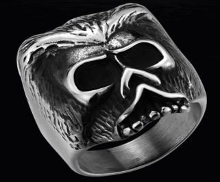 r140-stainless-steel-bearded-skull-biker-ring-product-detail-image