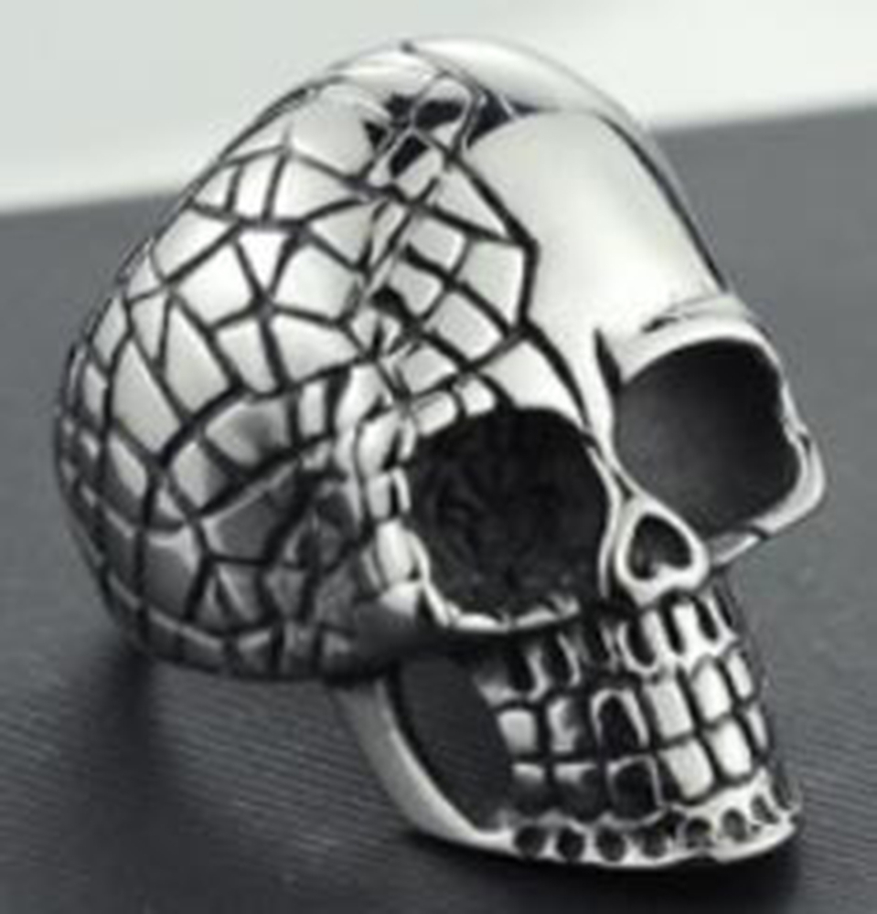 r109-stainless-steel-cracked-skull-biker-ring-product-detail-image