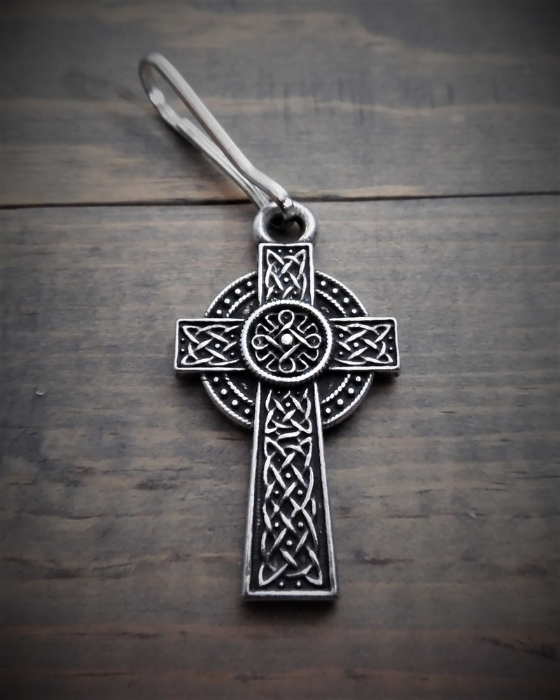 bzp-21-celtic-cross-zipper-pull-product-detail-image