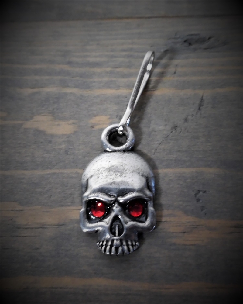 bzp-36-skull-diamond-zipper-pull-product-detail-image