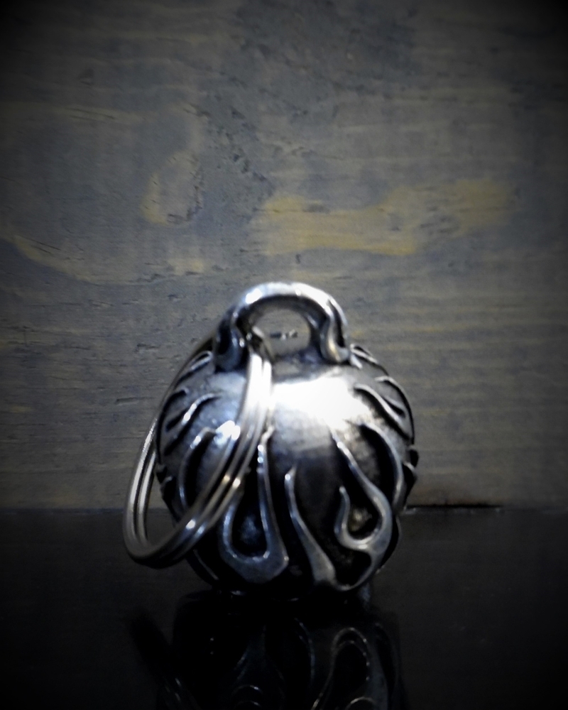 bb-53-flame-skull-bell-product-detail-image