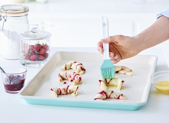 GreenLife Ceramic Nonstick 18" x 13" Cookie Sheet | Turquoise info card